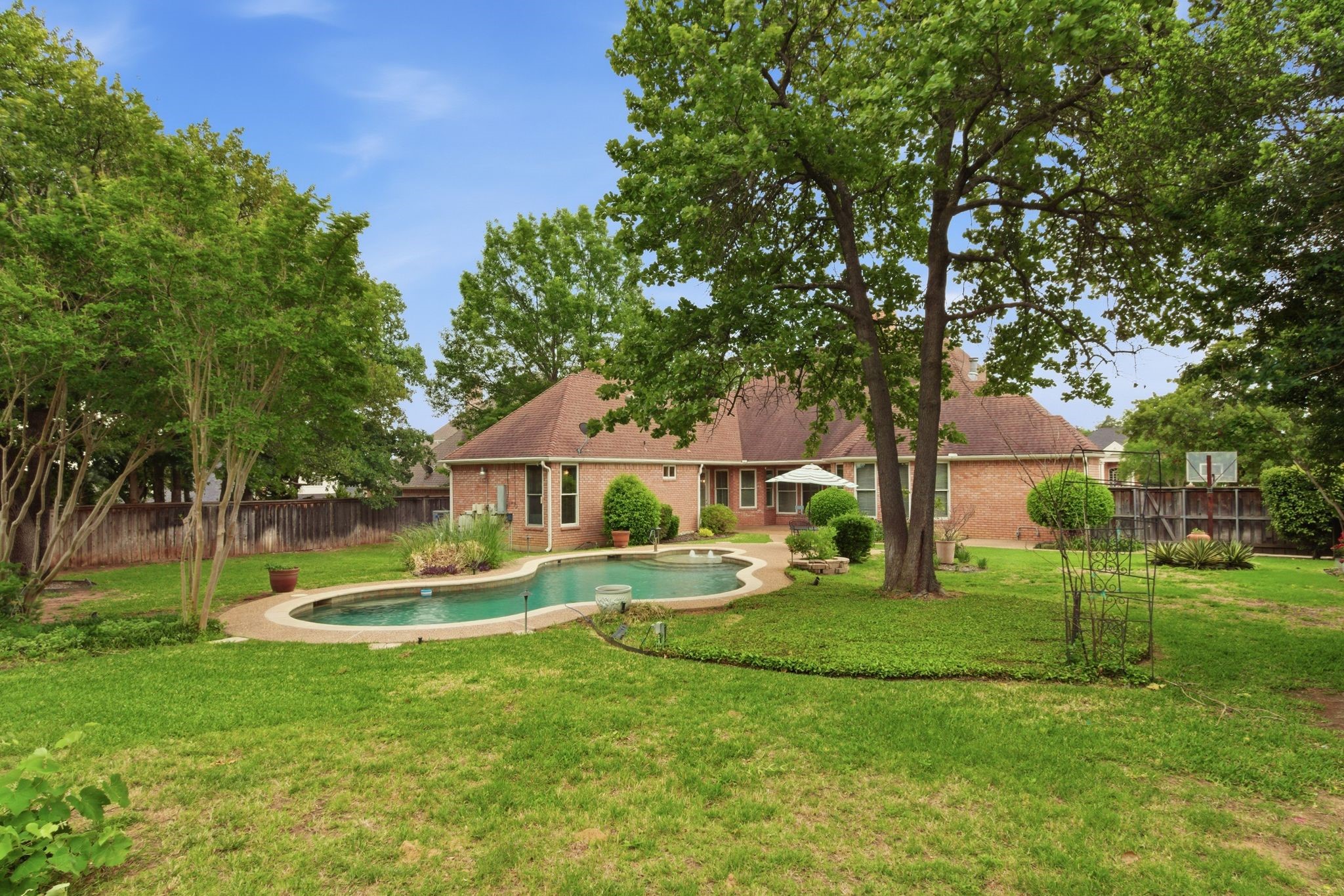 2506 Twelve Oaks Lane