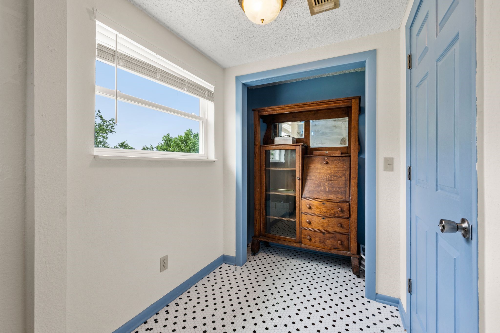 404 Brookview Drive