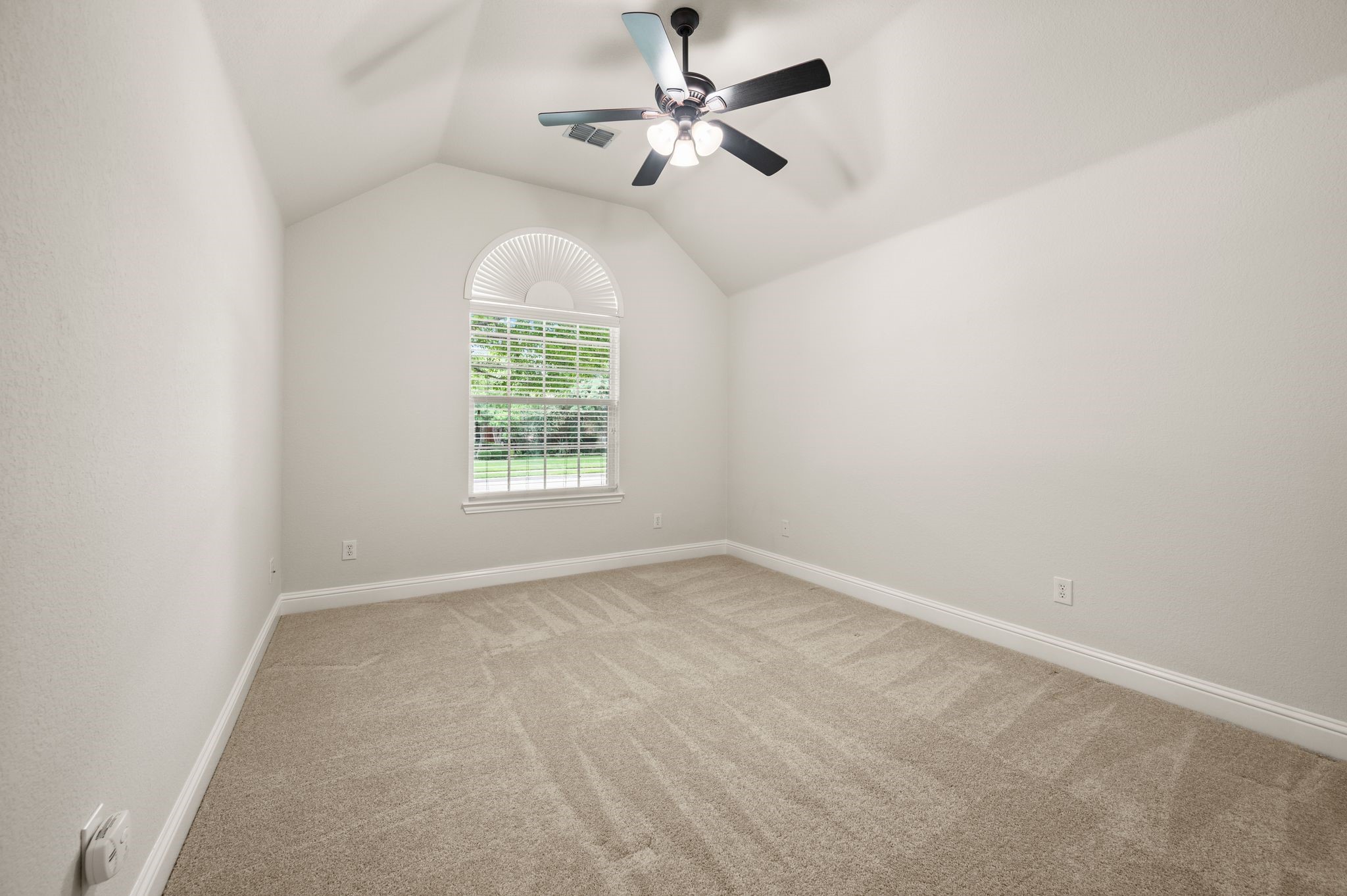 2046 Boone Circle