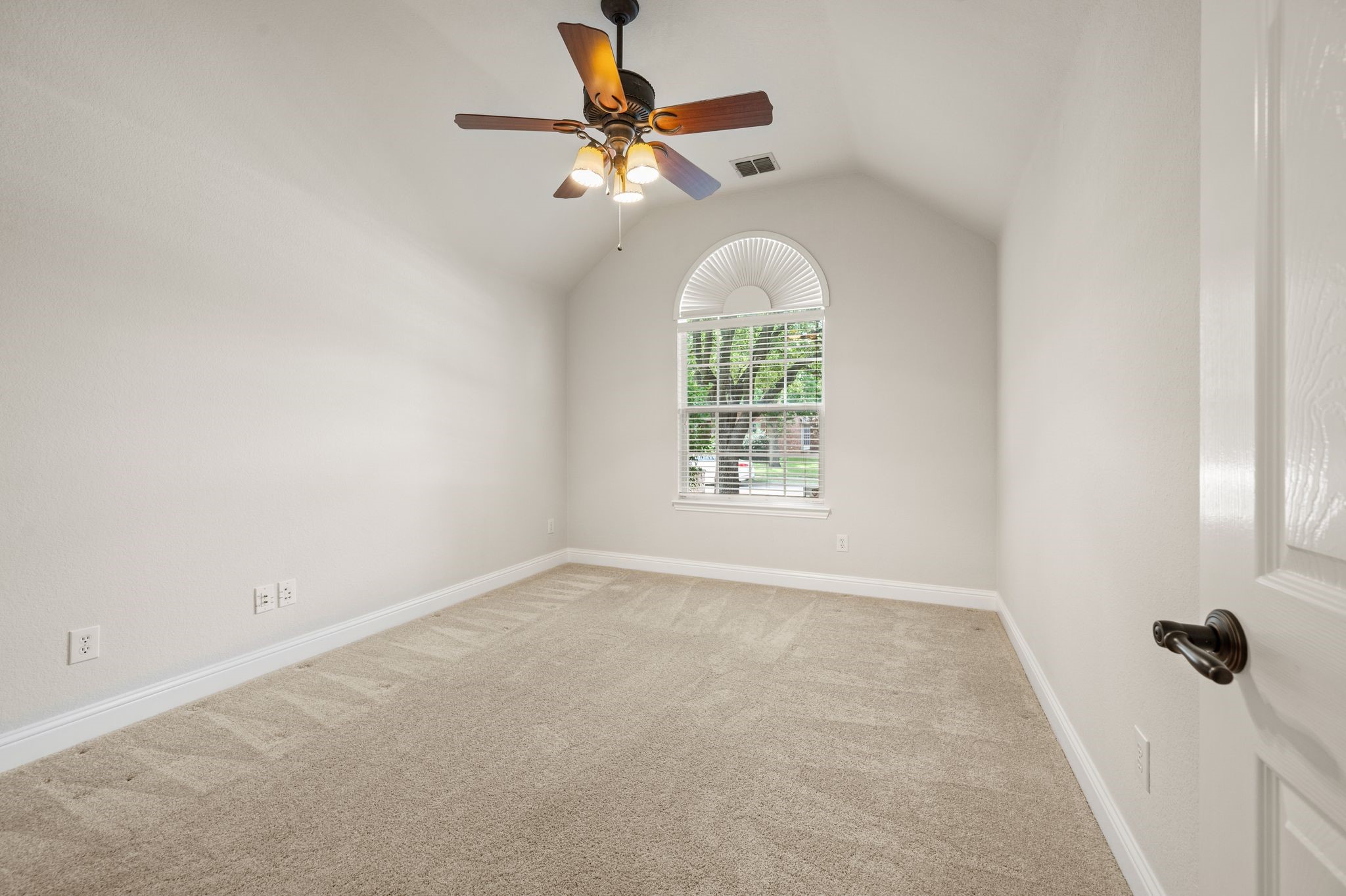 2046 Boone Circle