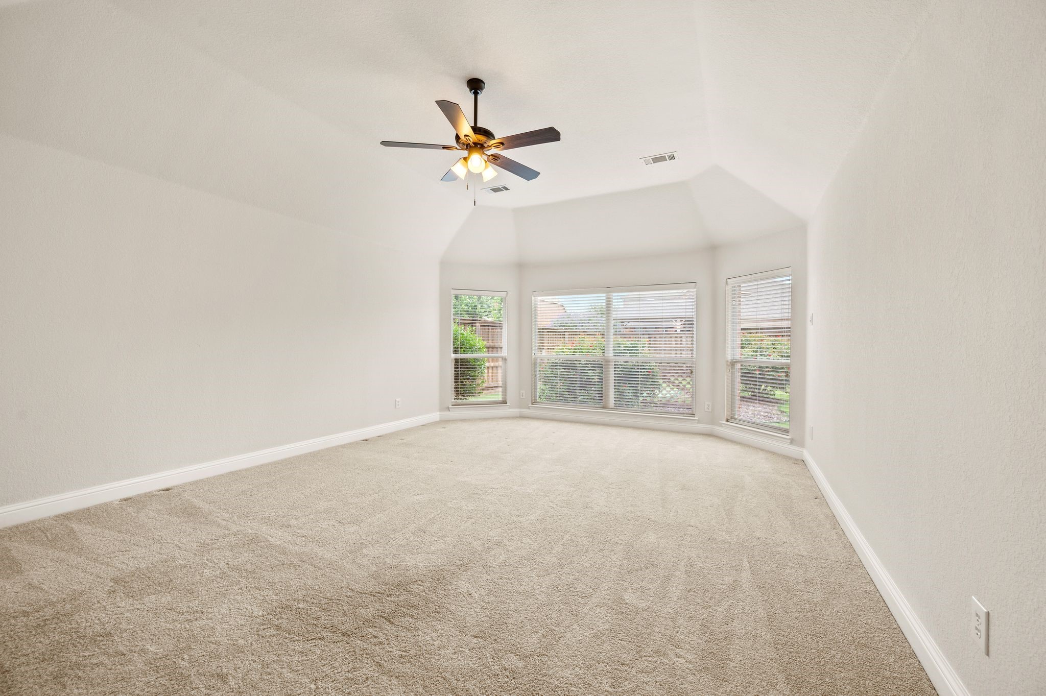 2046 Boone Circle