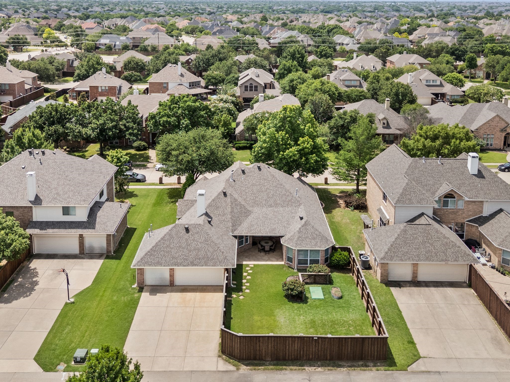 2046 Boone Circle