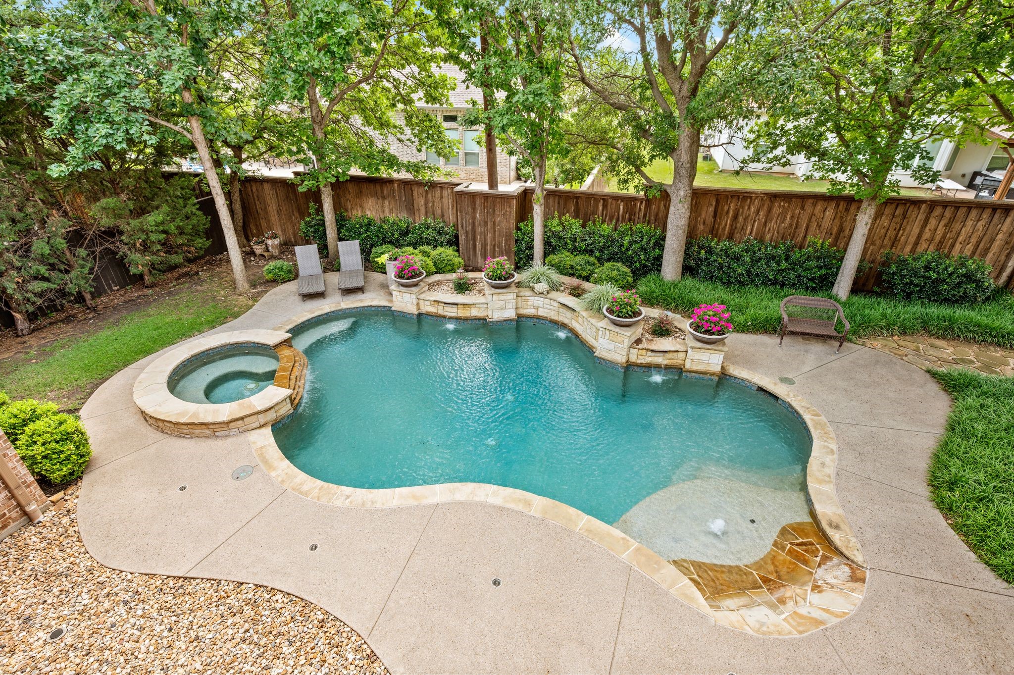 6804 Whittier Lane