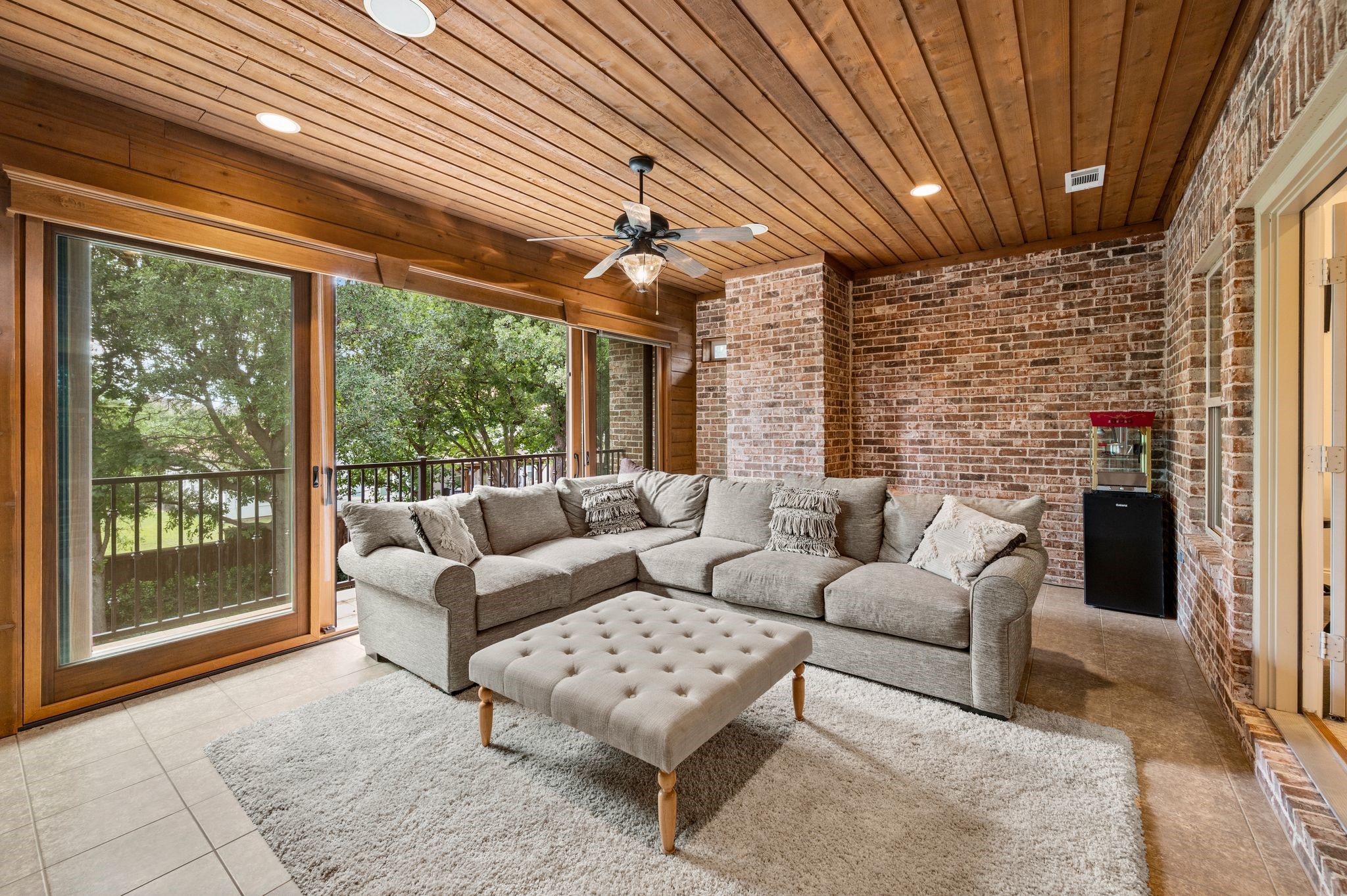 6804 Whittier Lane