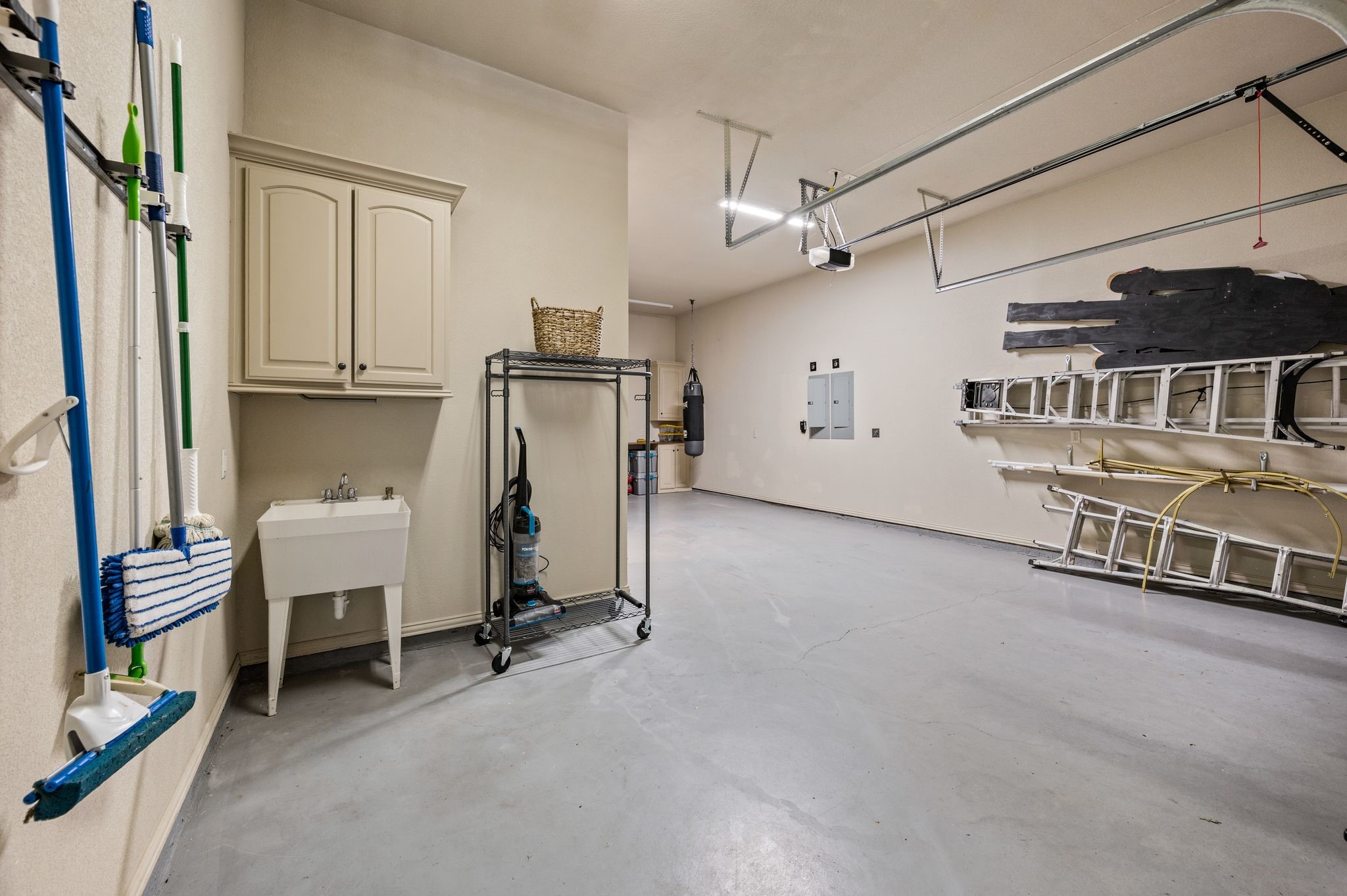 6804 Whittier Lane
