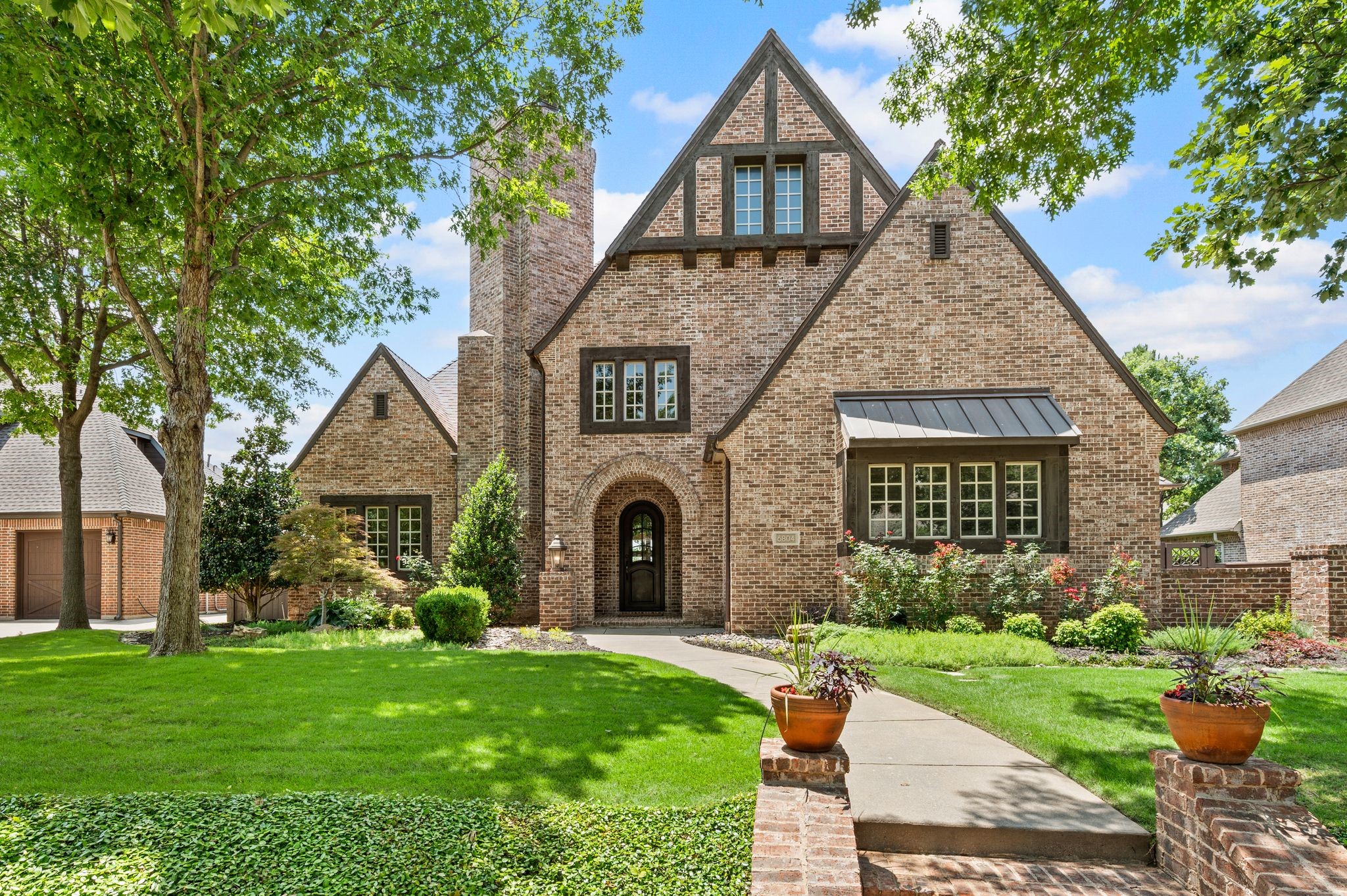 6804 Whittier Lane