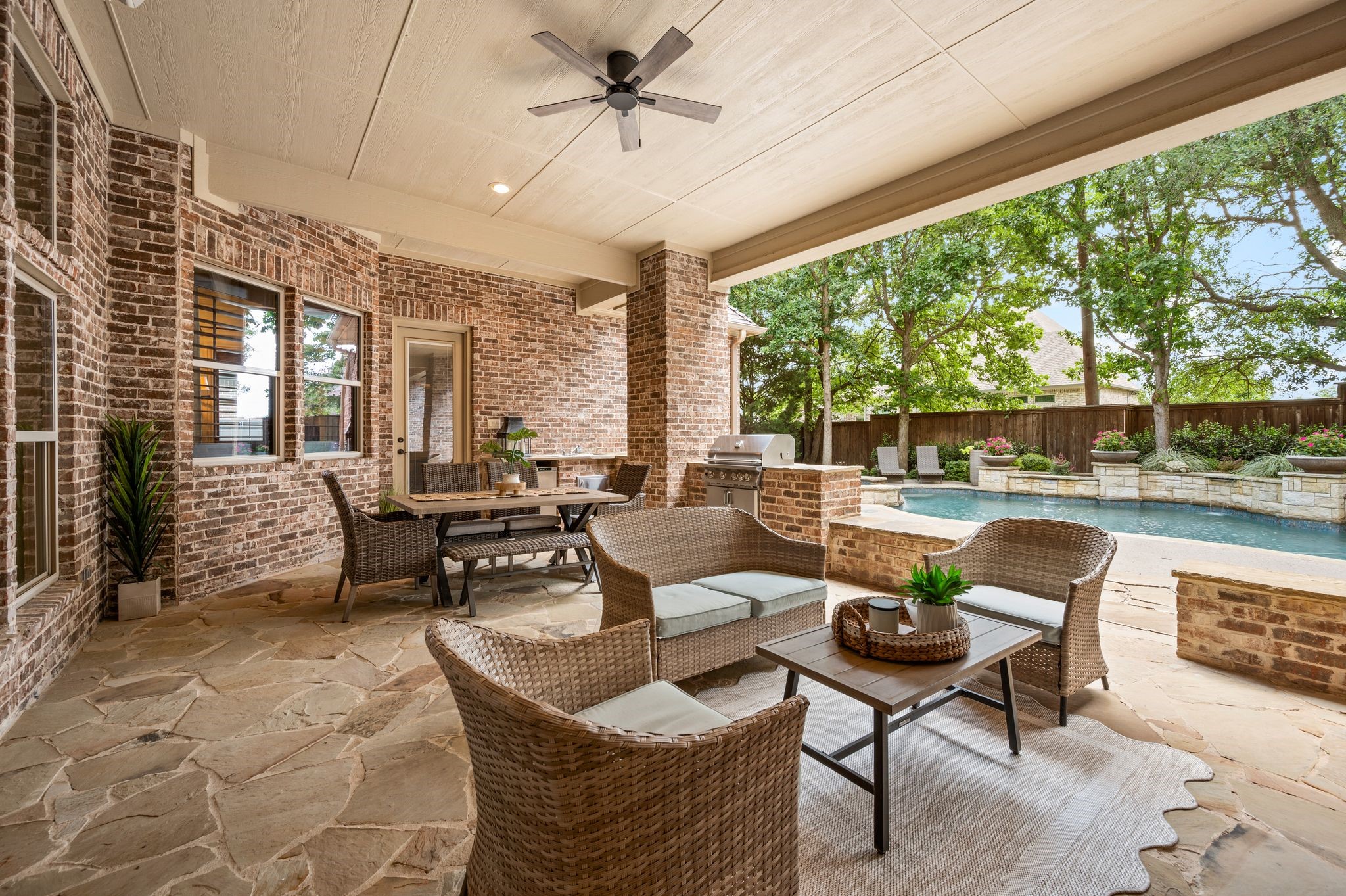 6804 Whittier Lane