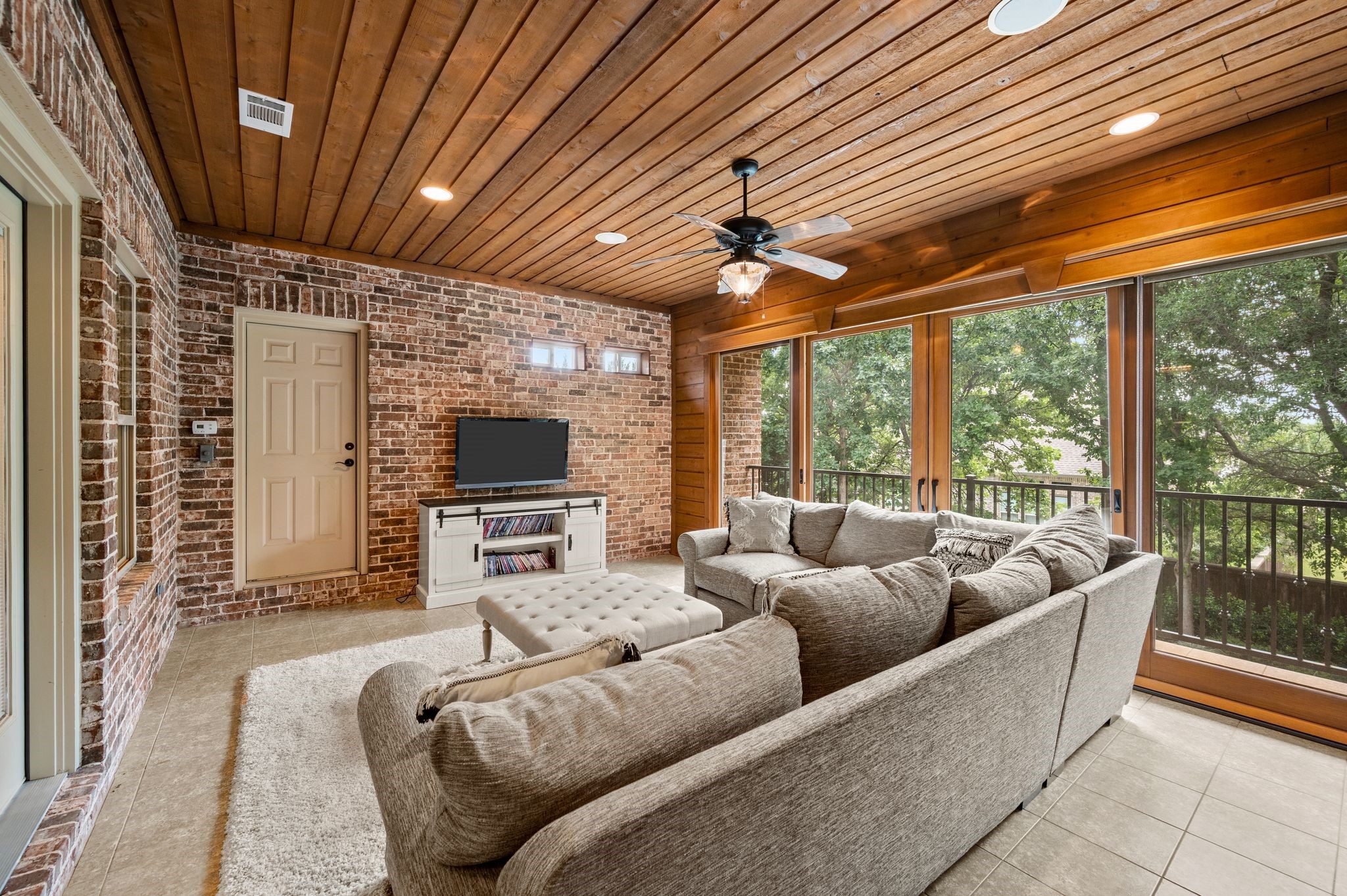 6804 Whittier Lane