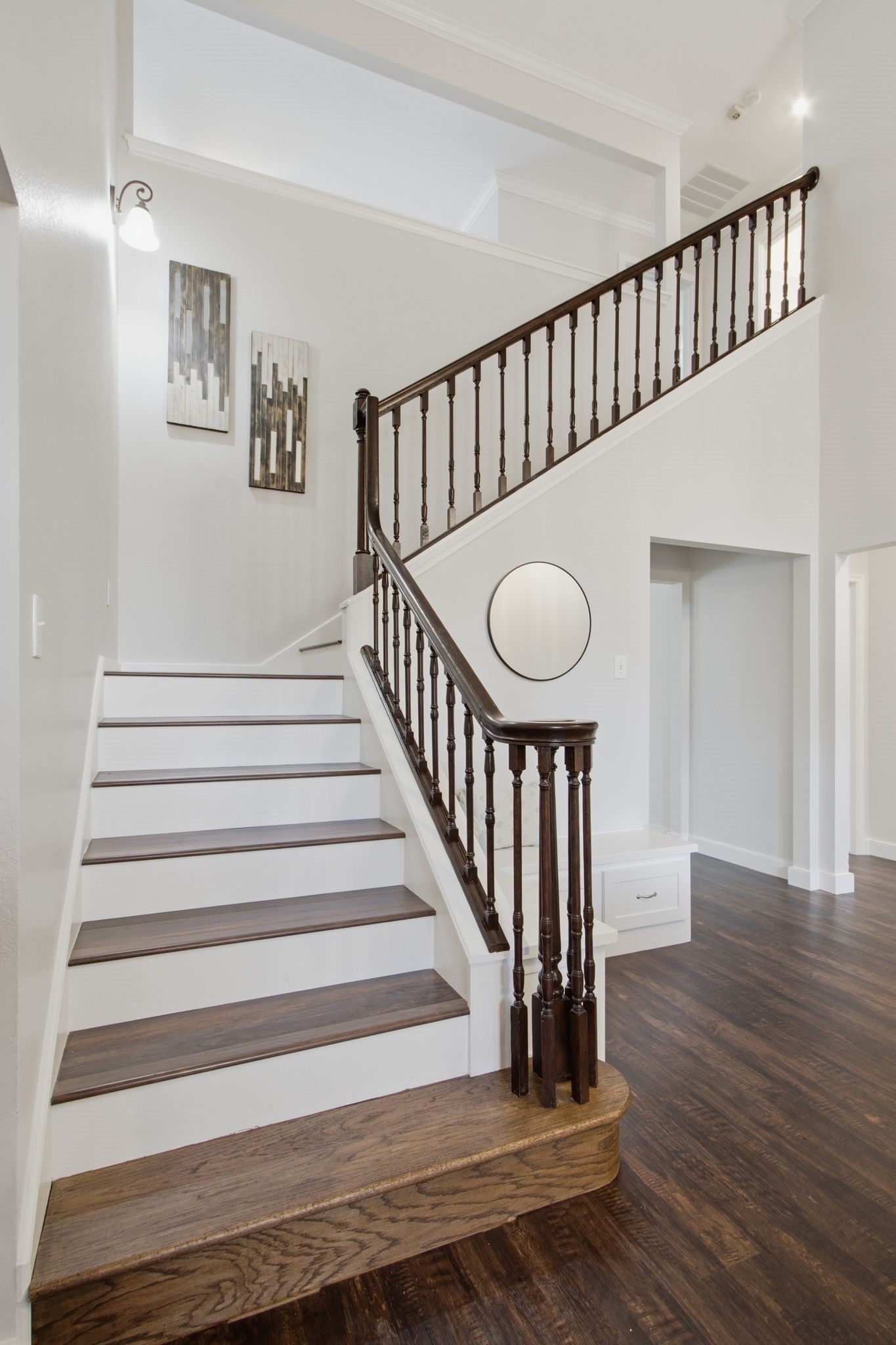 6836 Moss Lane