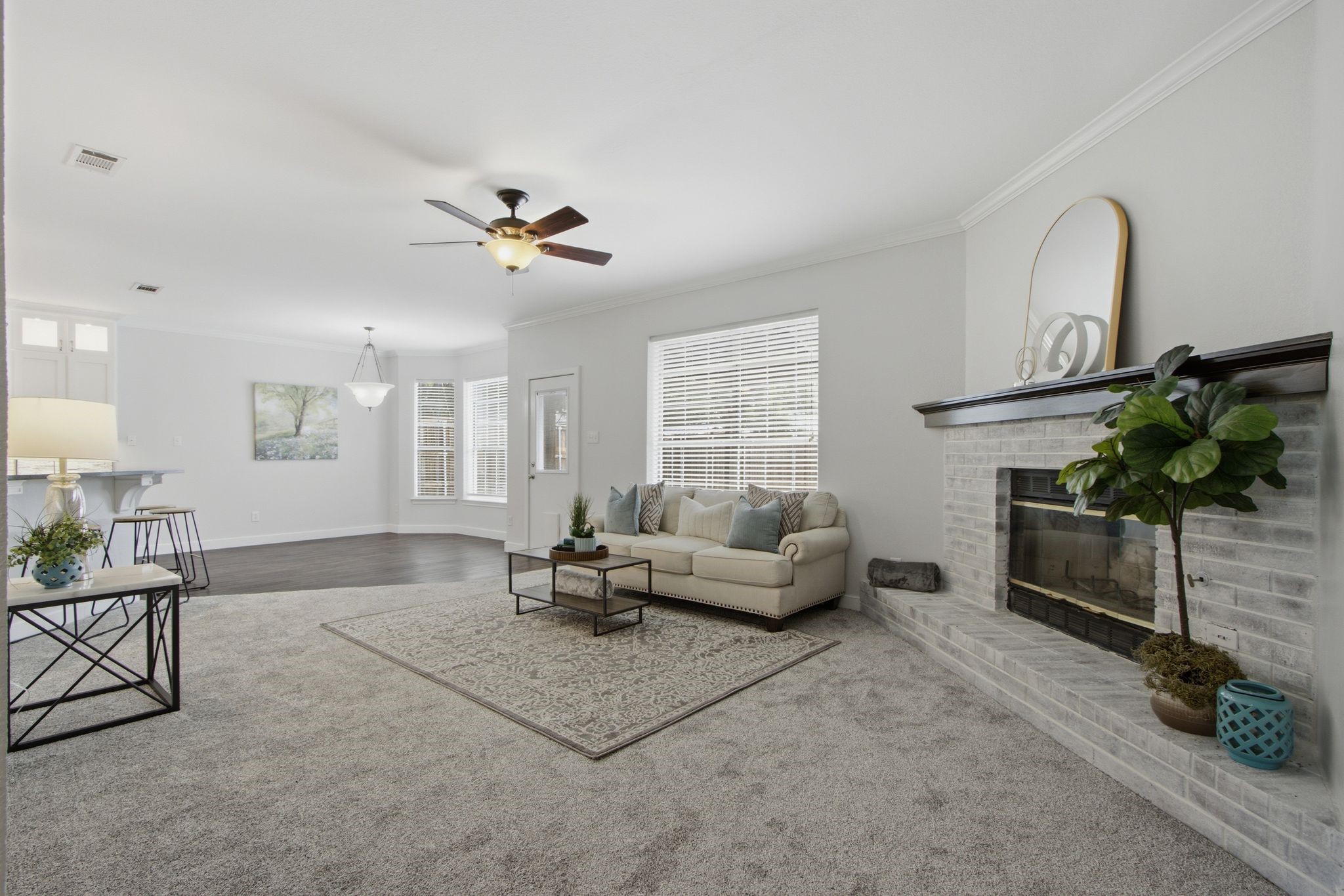 6836 Moss Lane