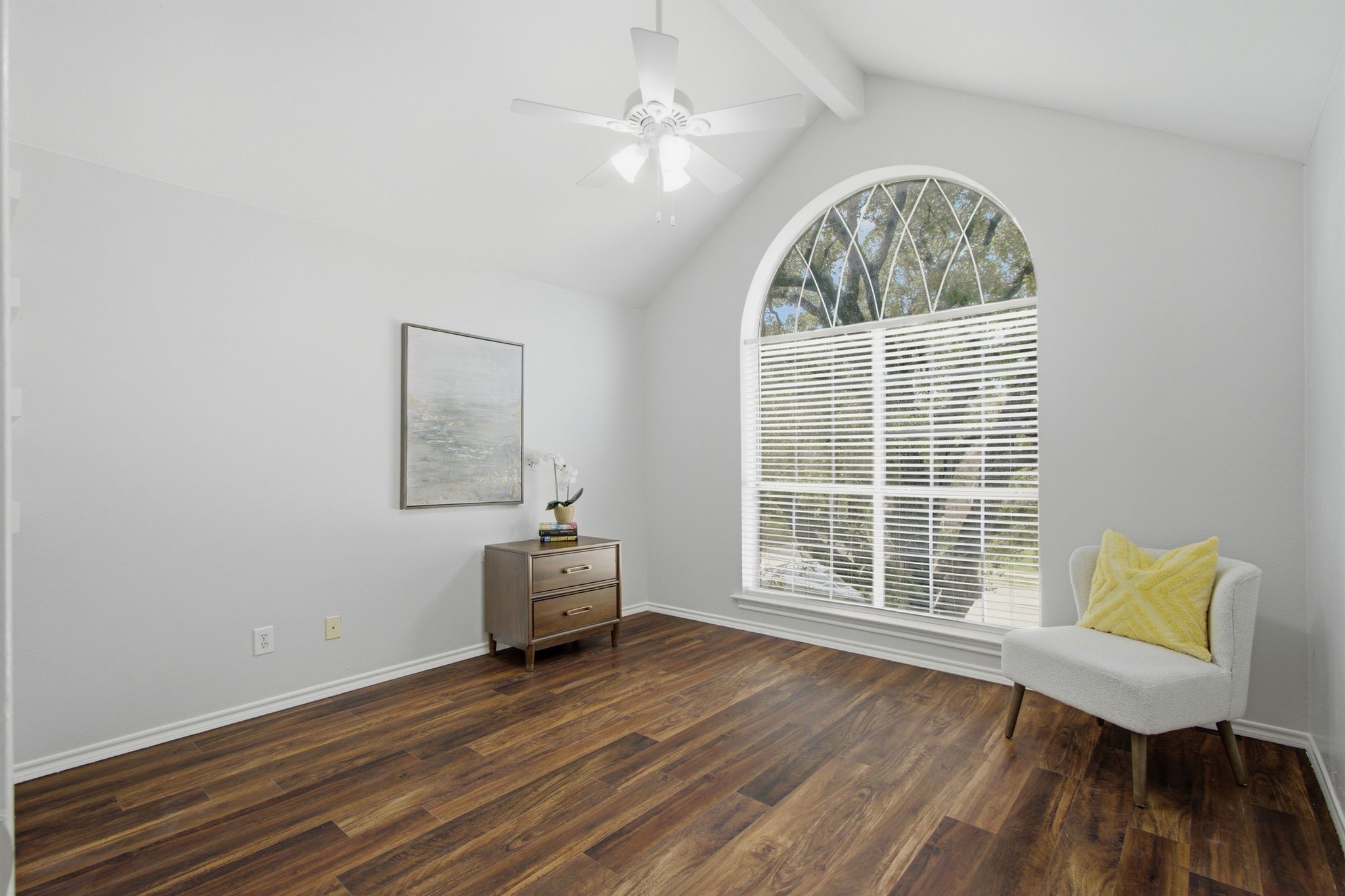 6836 Moss Lane