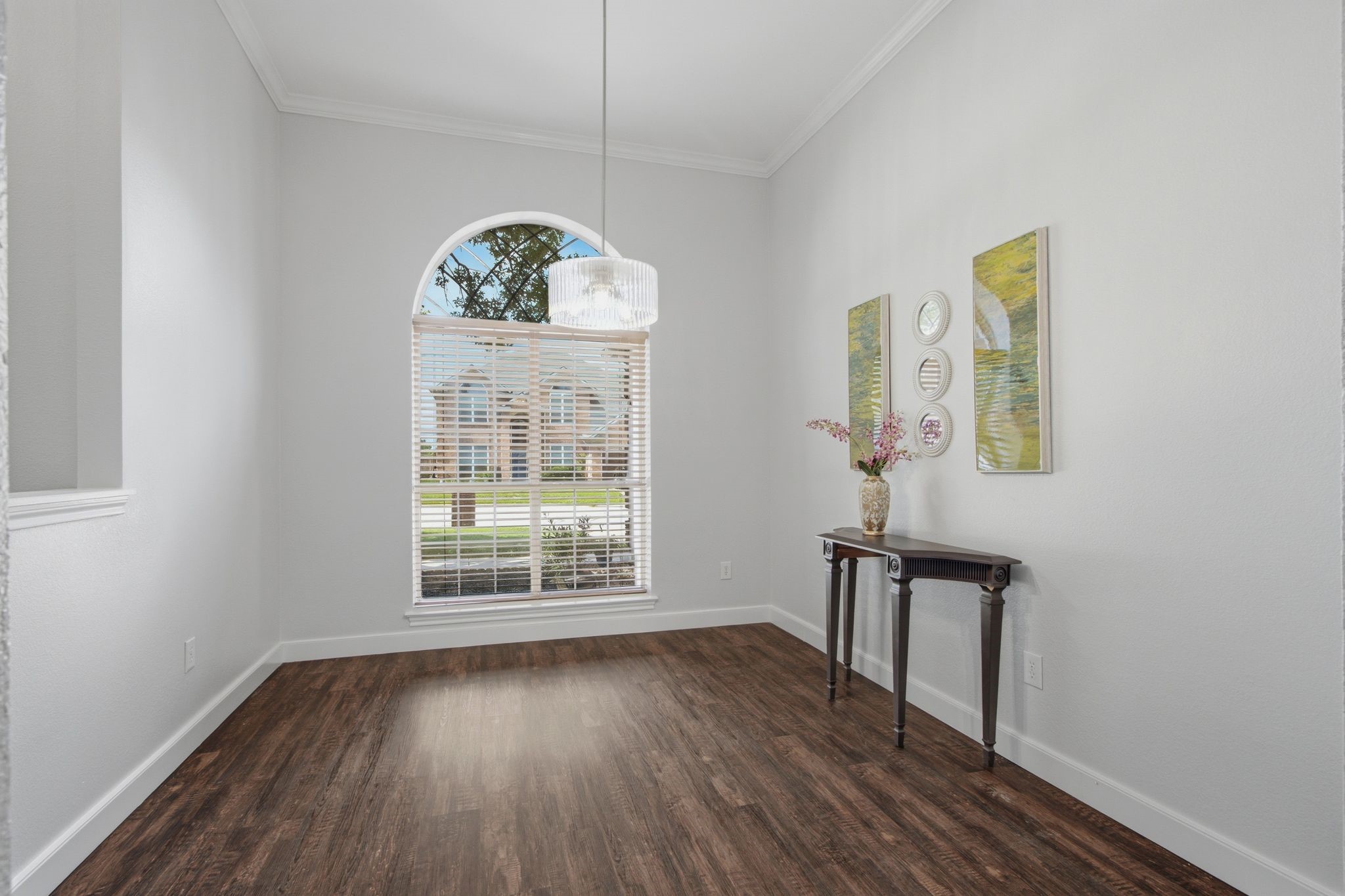 6836 Moss Lane