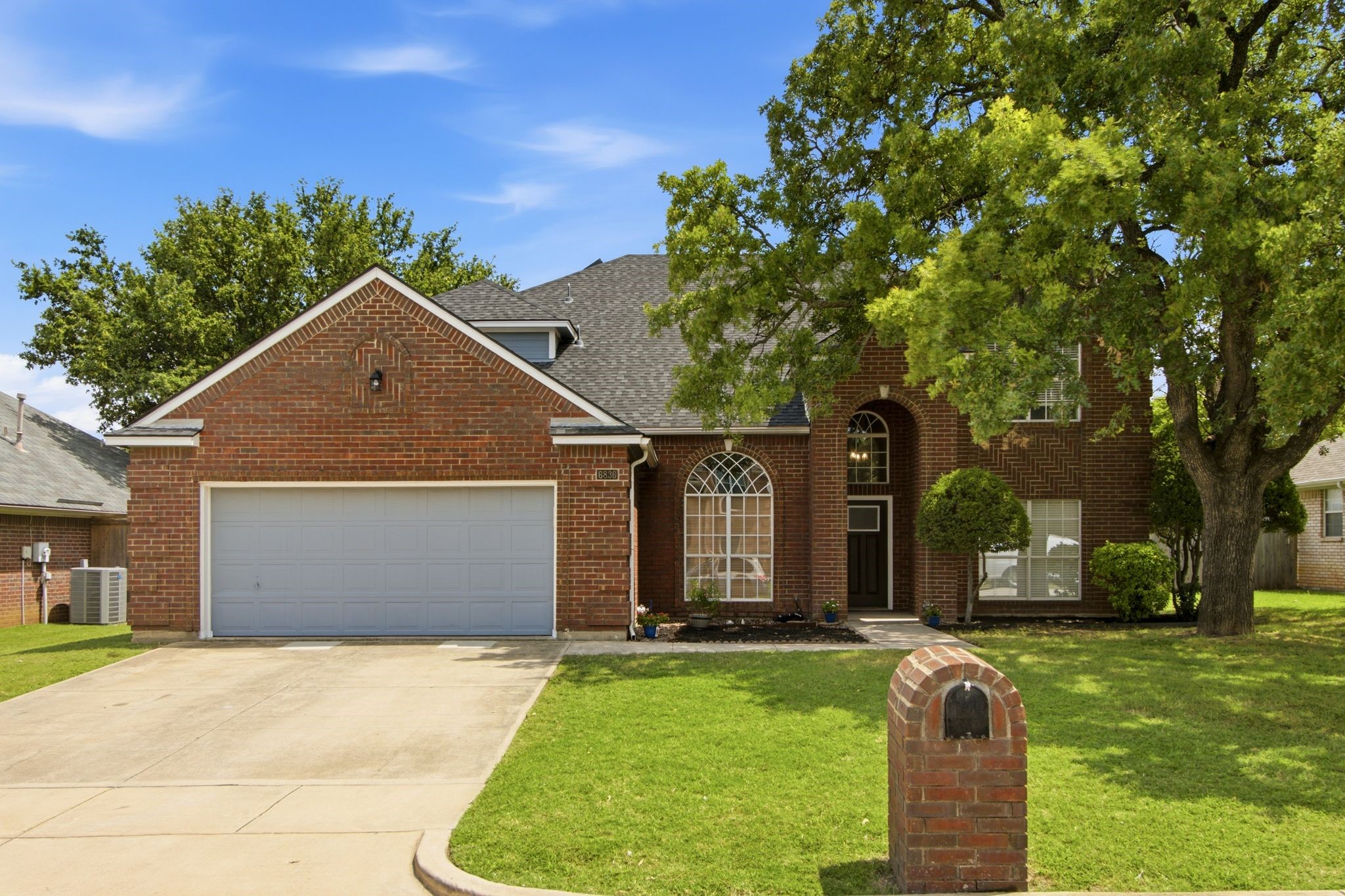 6836 Moss Lane