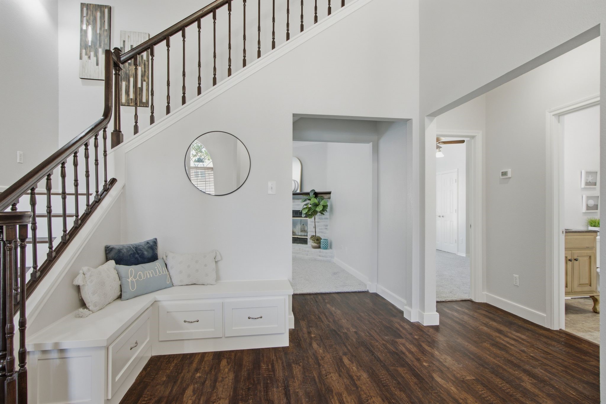6836 Moss Lane