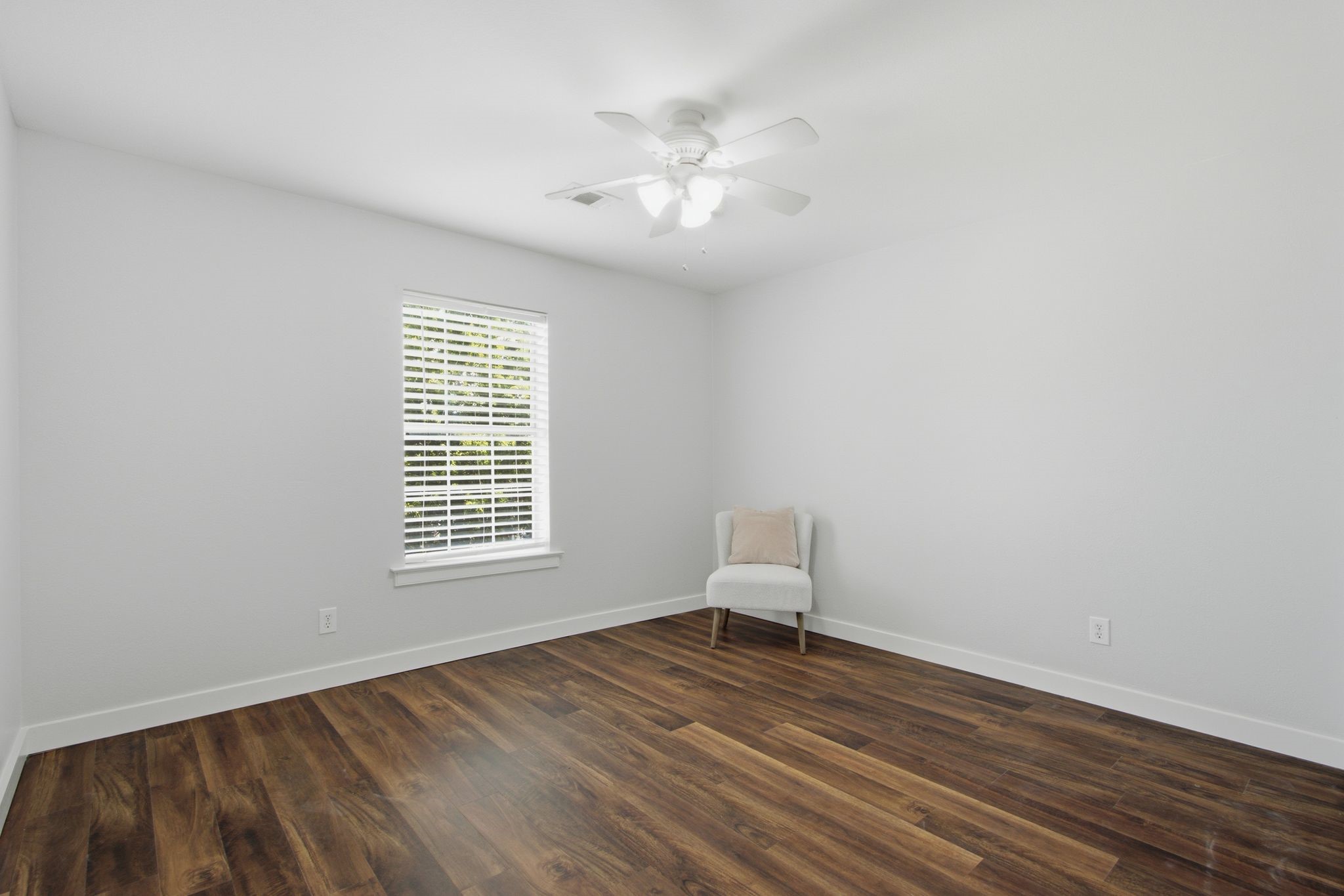 6836 Moss Lane