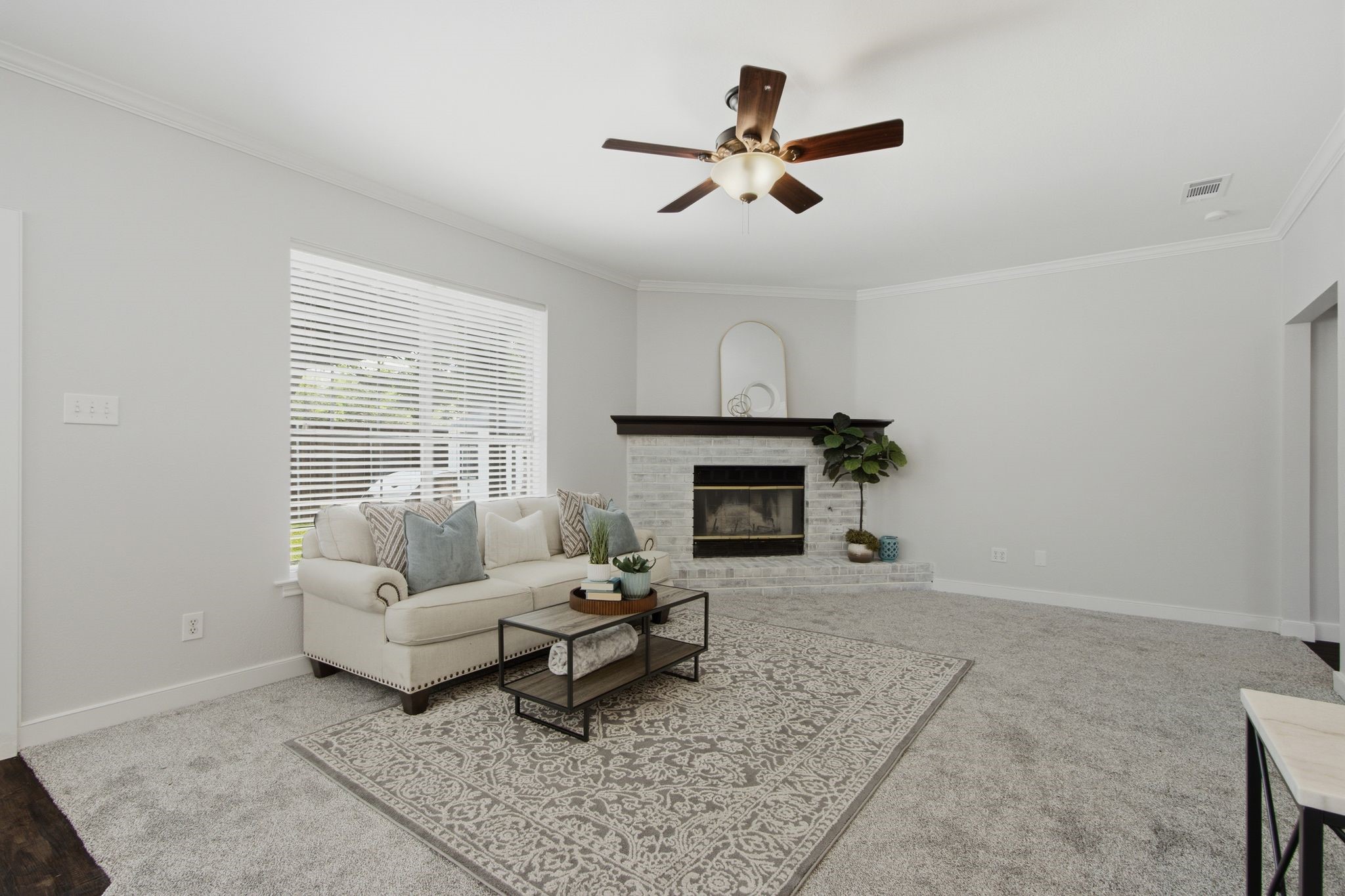 6836 Moss Lane
