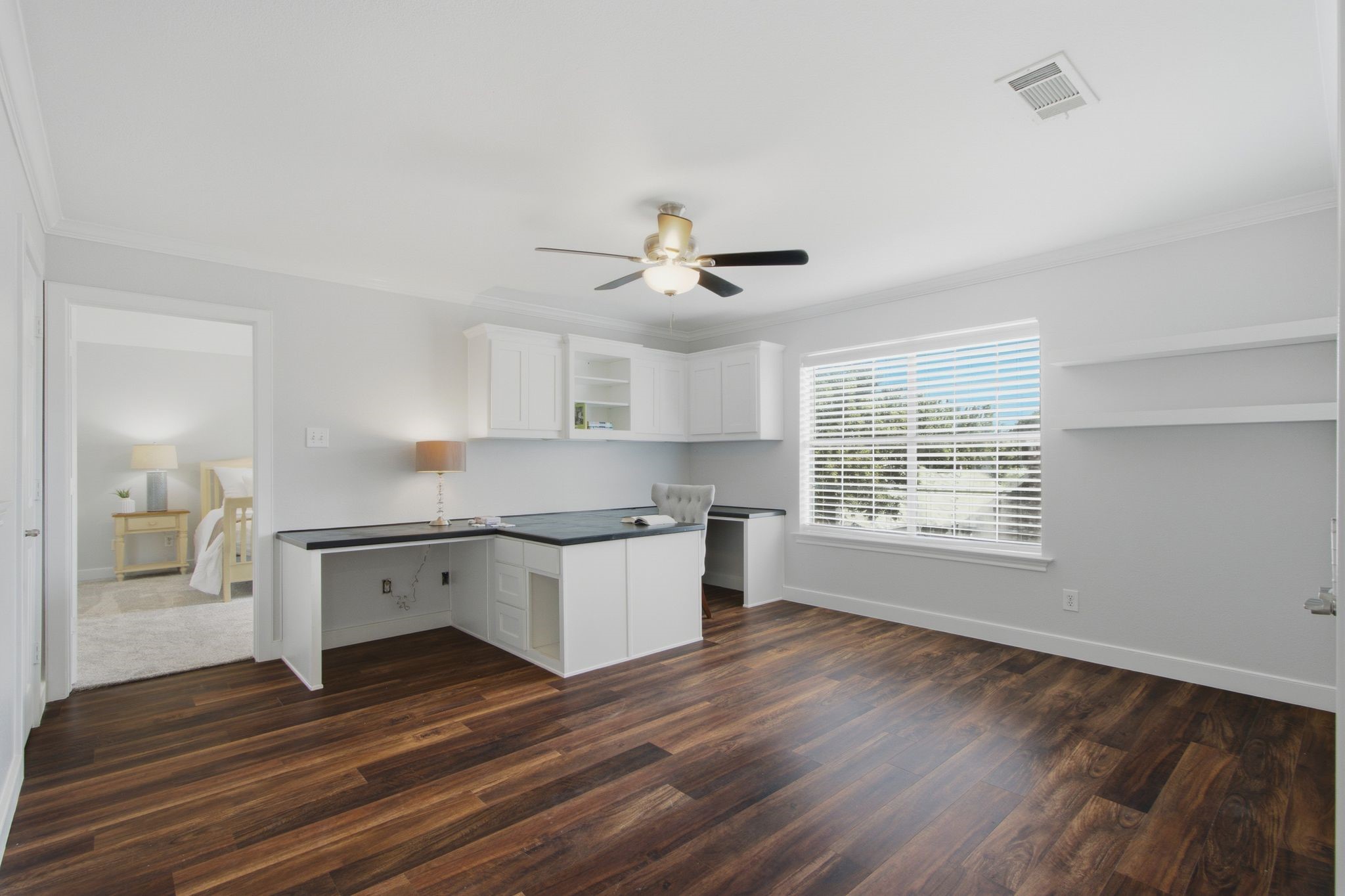 6836 Moss Lane