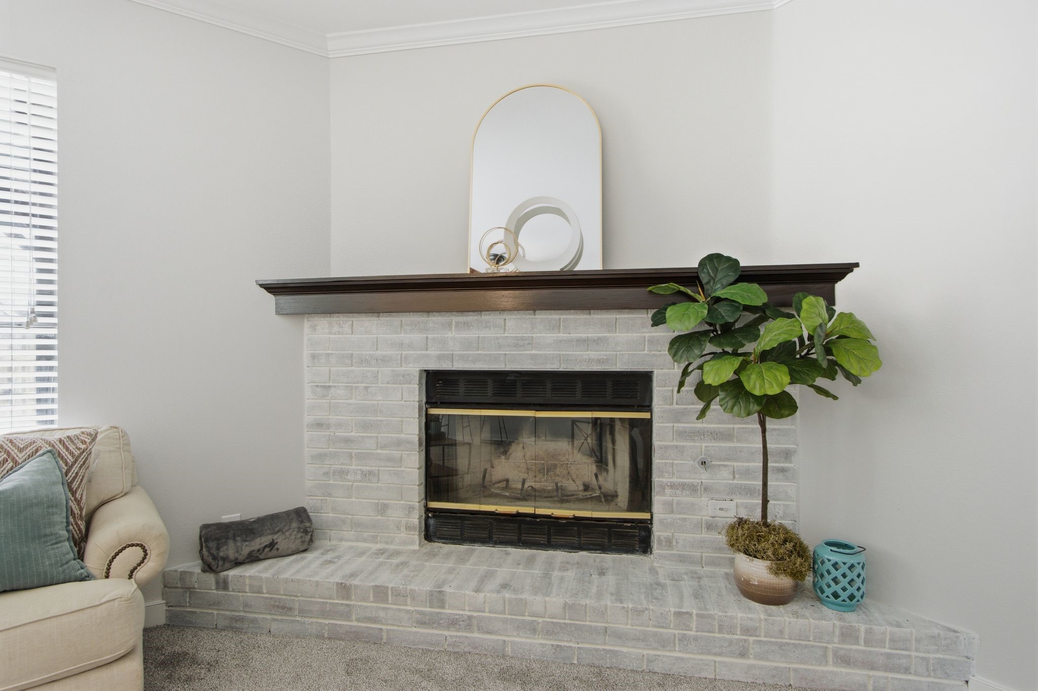 6836 Moss Lane