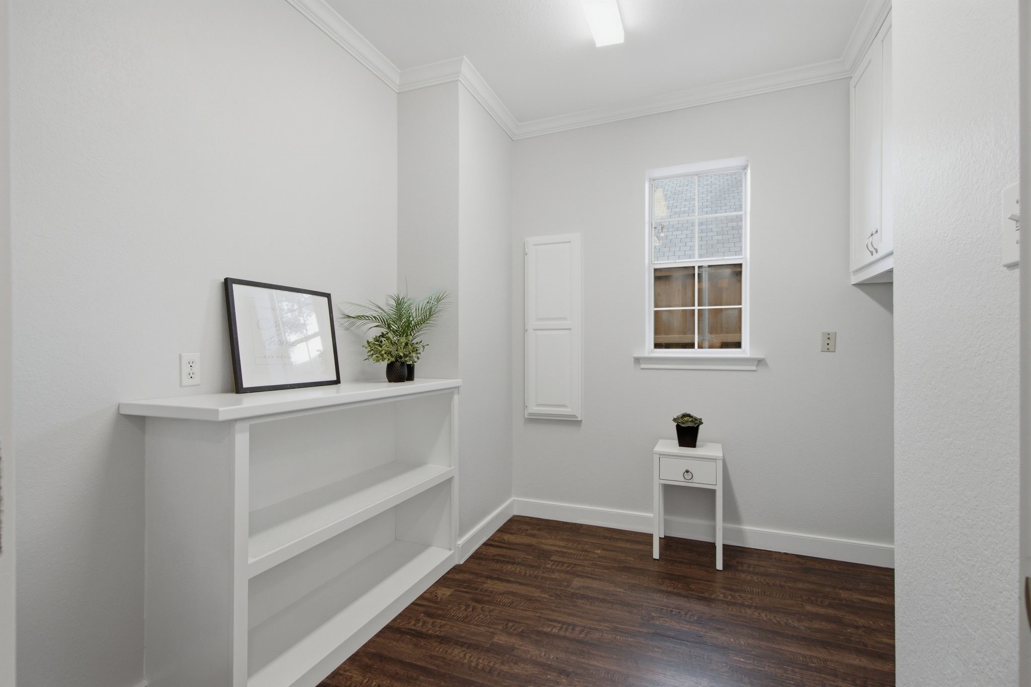 6836 Moss Lane