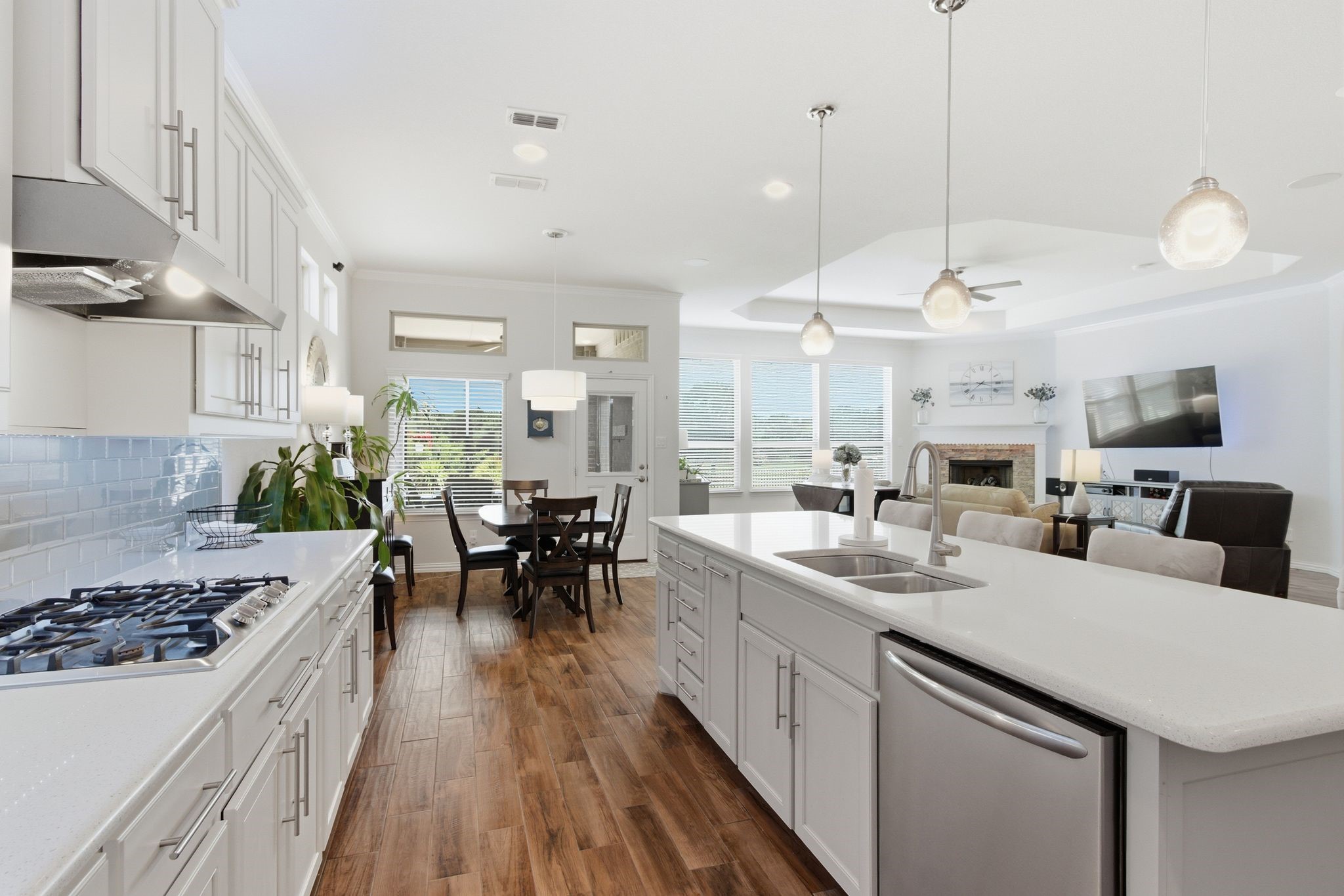 15601 Mirasol Drive