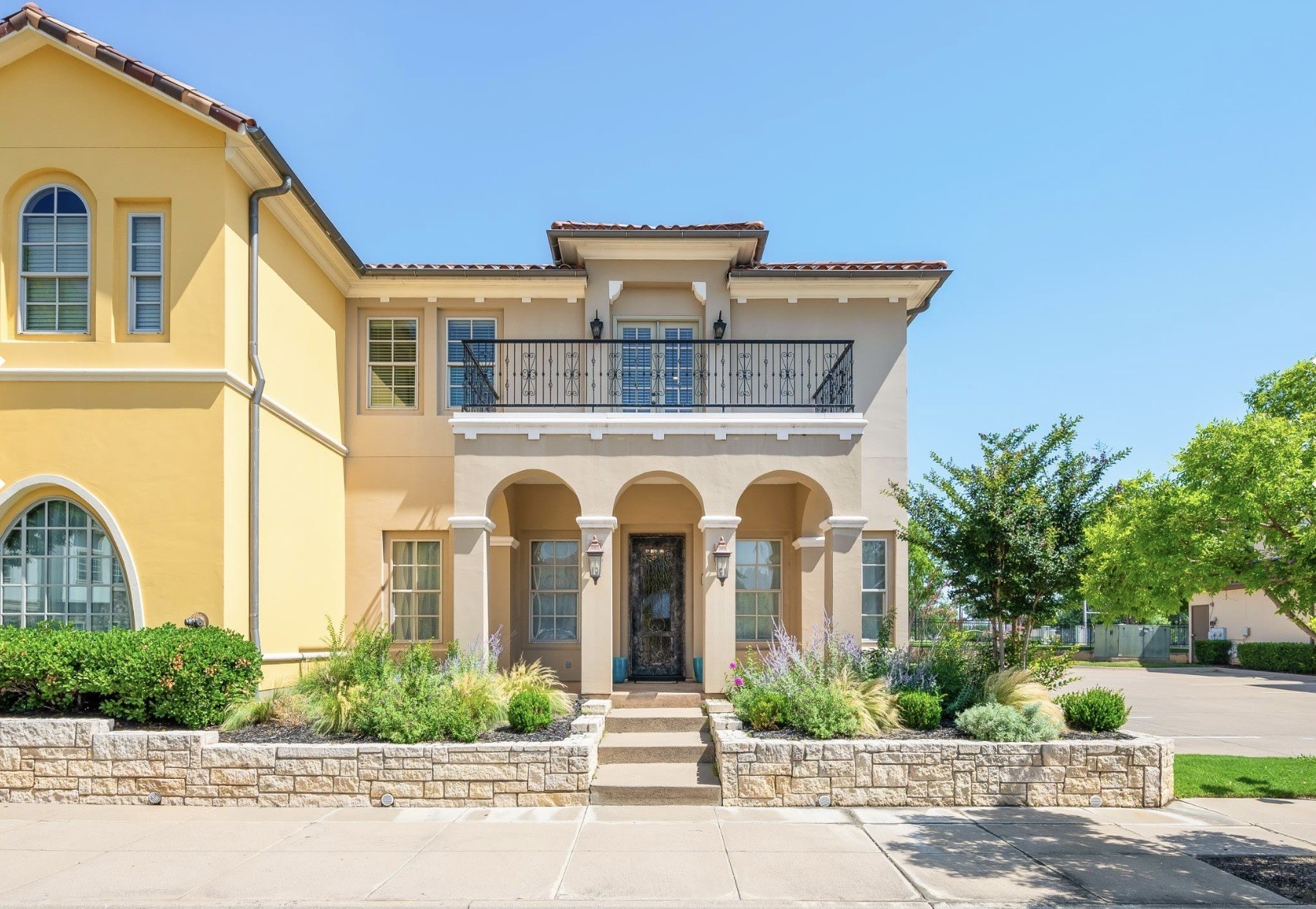 42 Veranda Lane