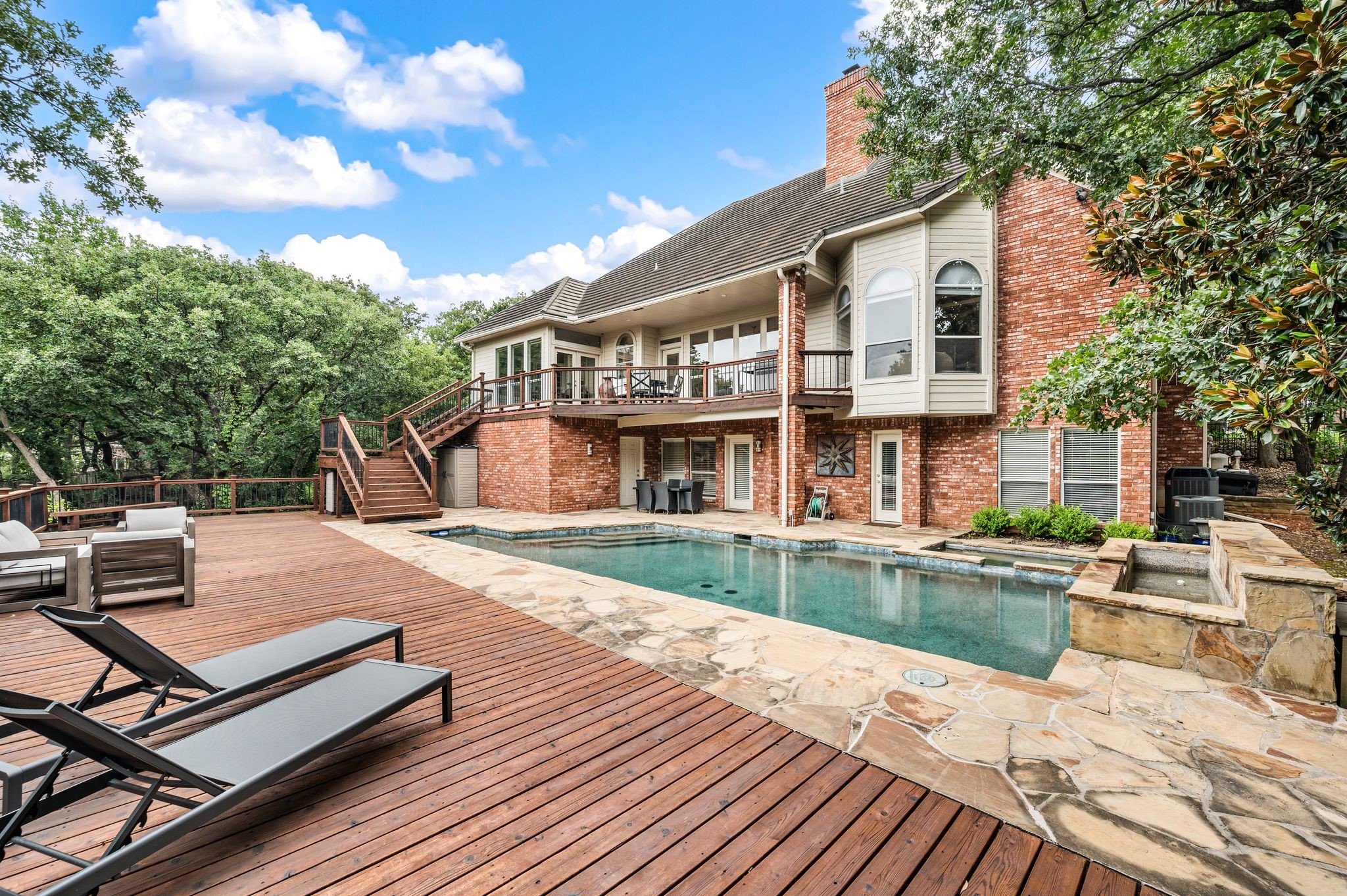 2108 Stonehaven Drive