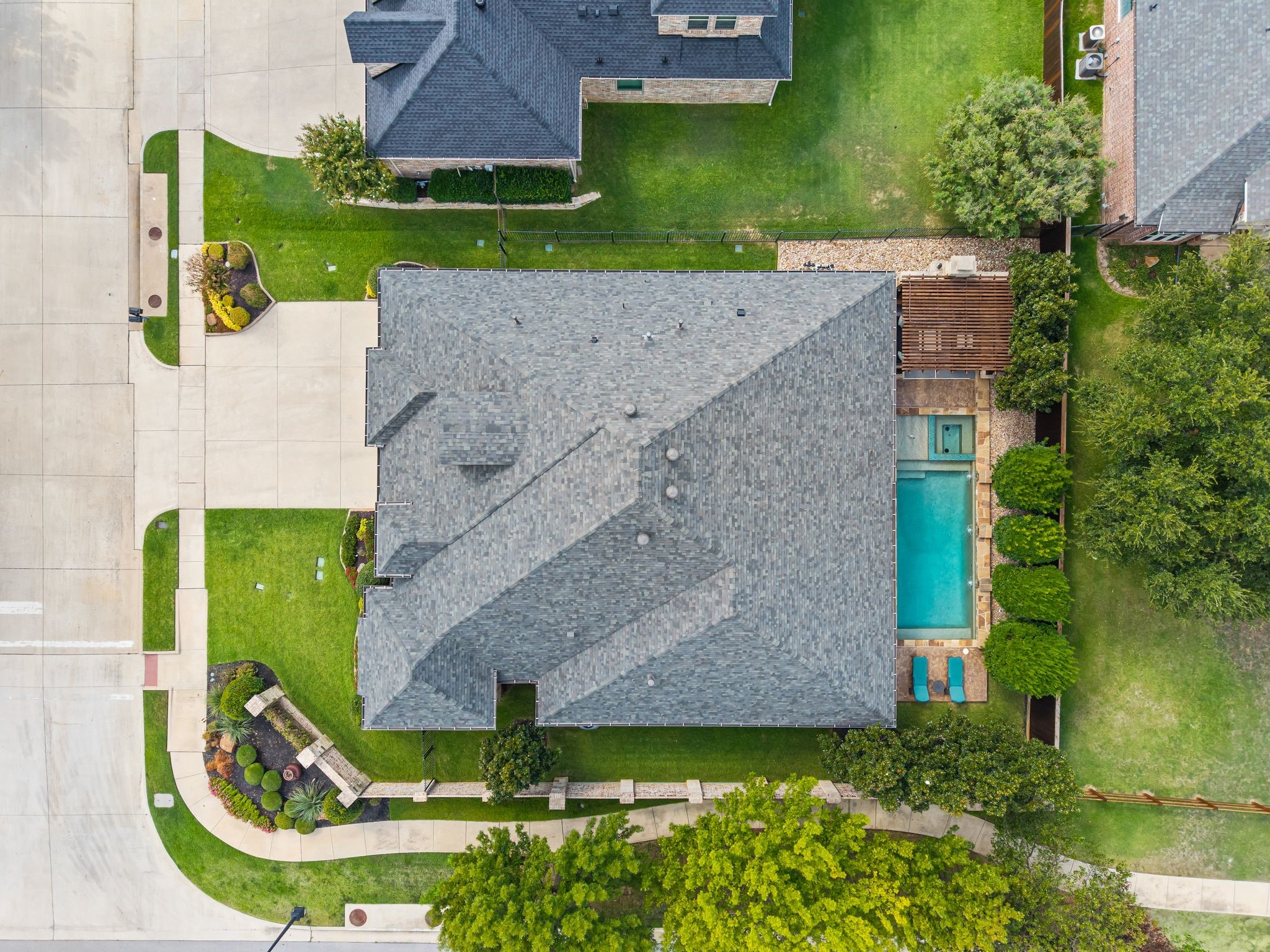 800 Regina Court