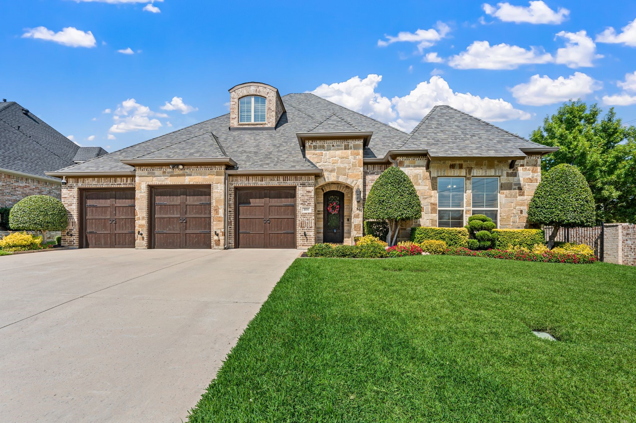 800 Regina Court