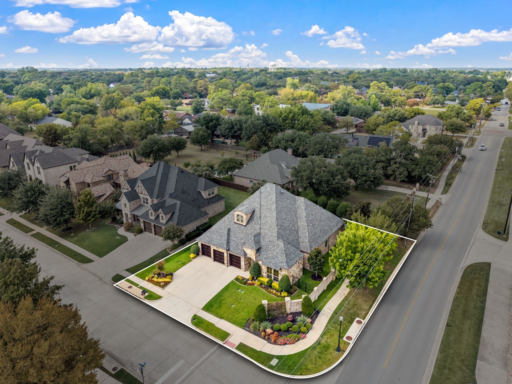 800 Regina Court