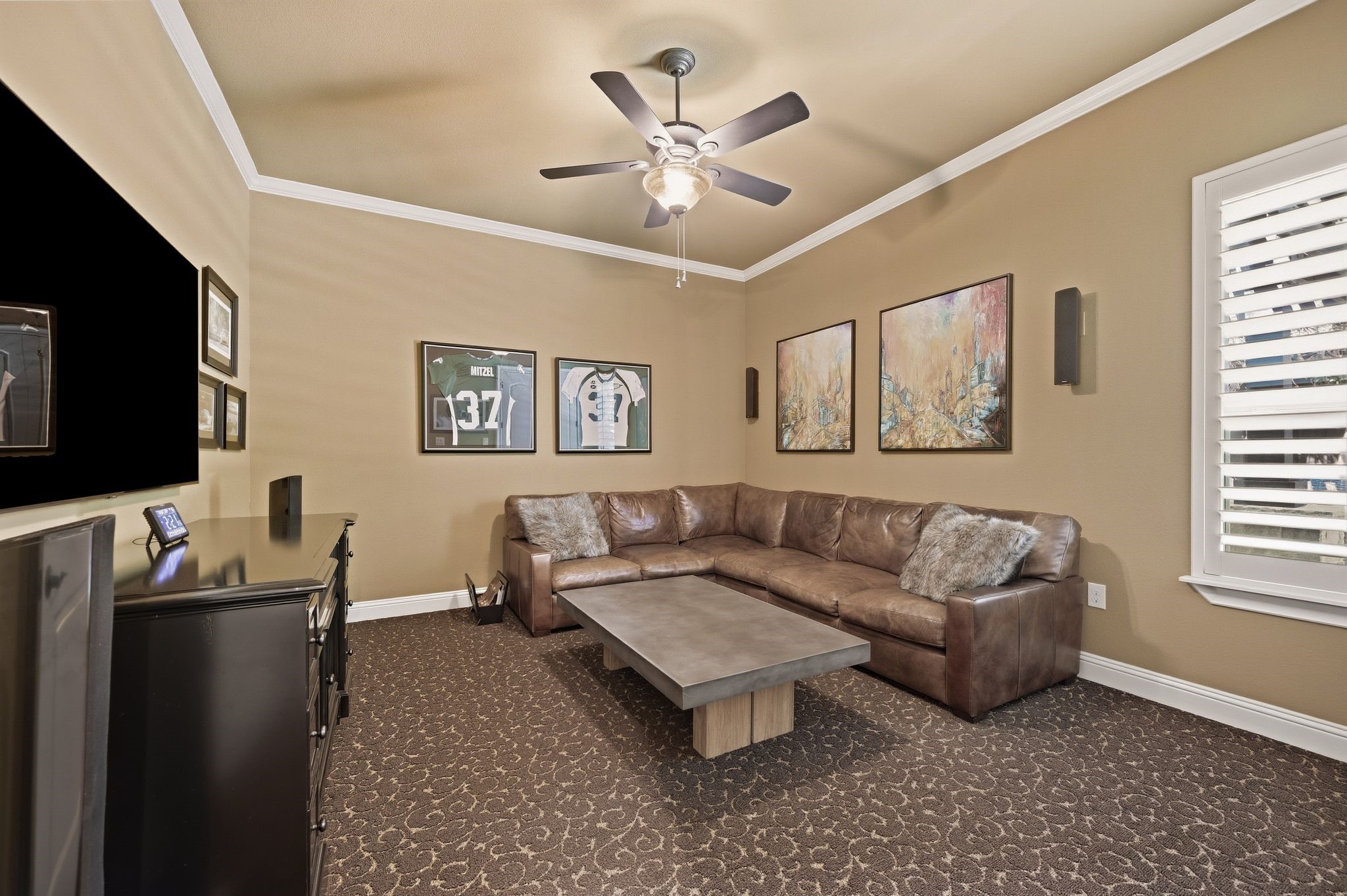 800 Regina Court