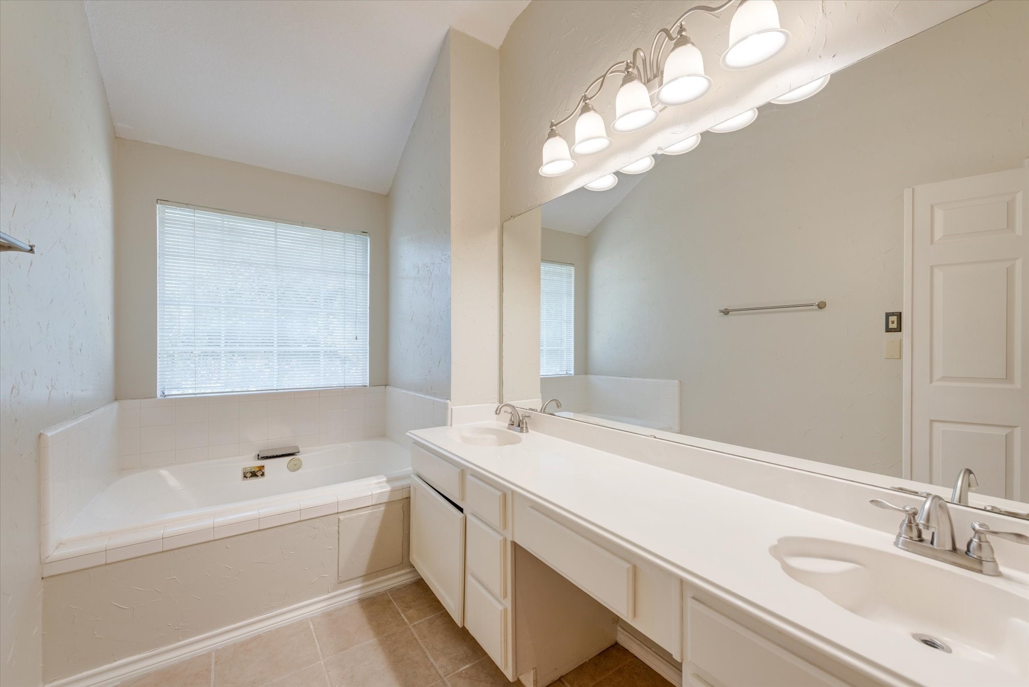 3322 Bridlewood Drive
