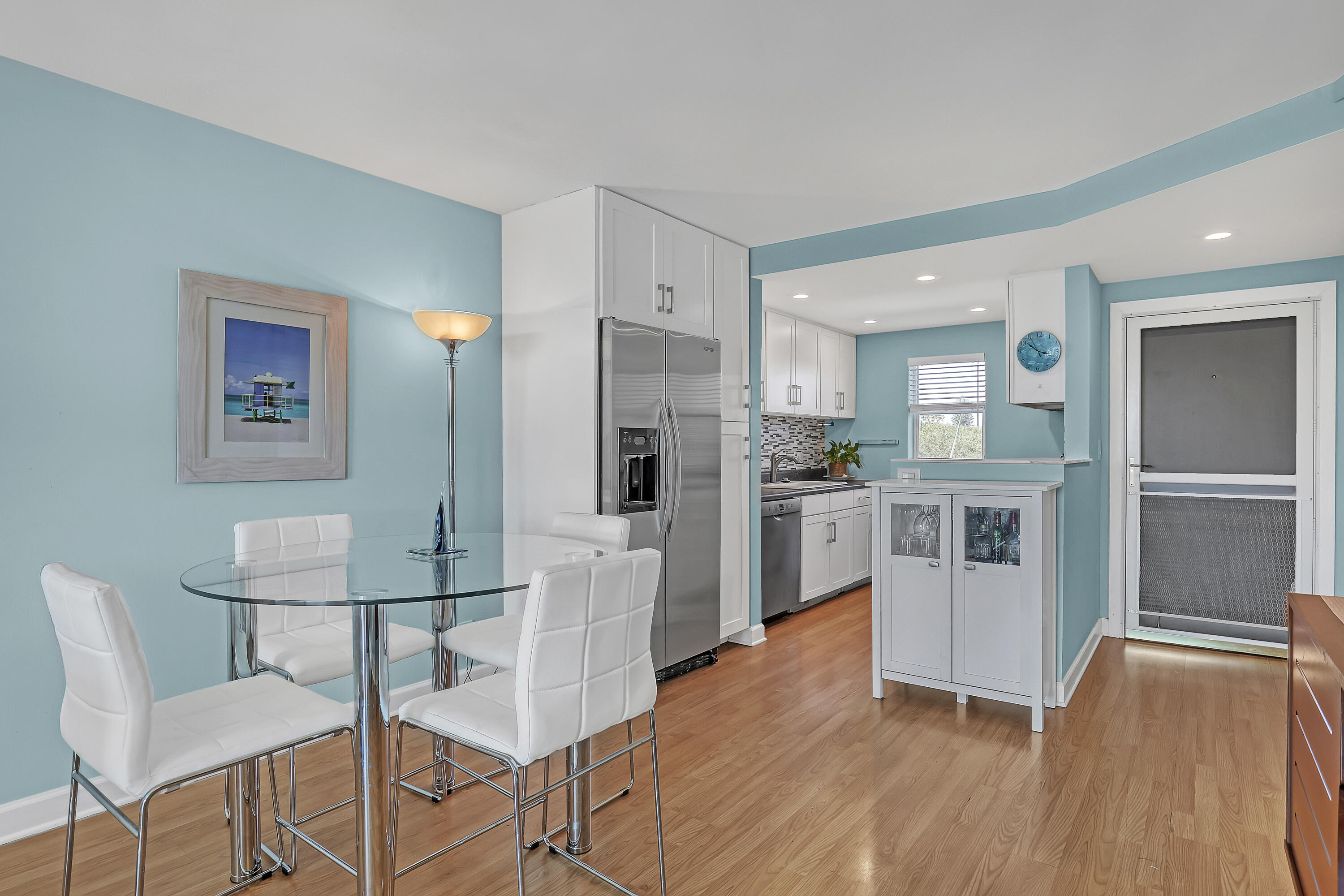 689 NE 6th 4020