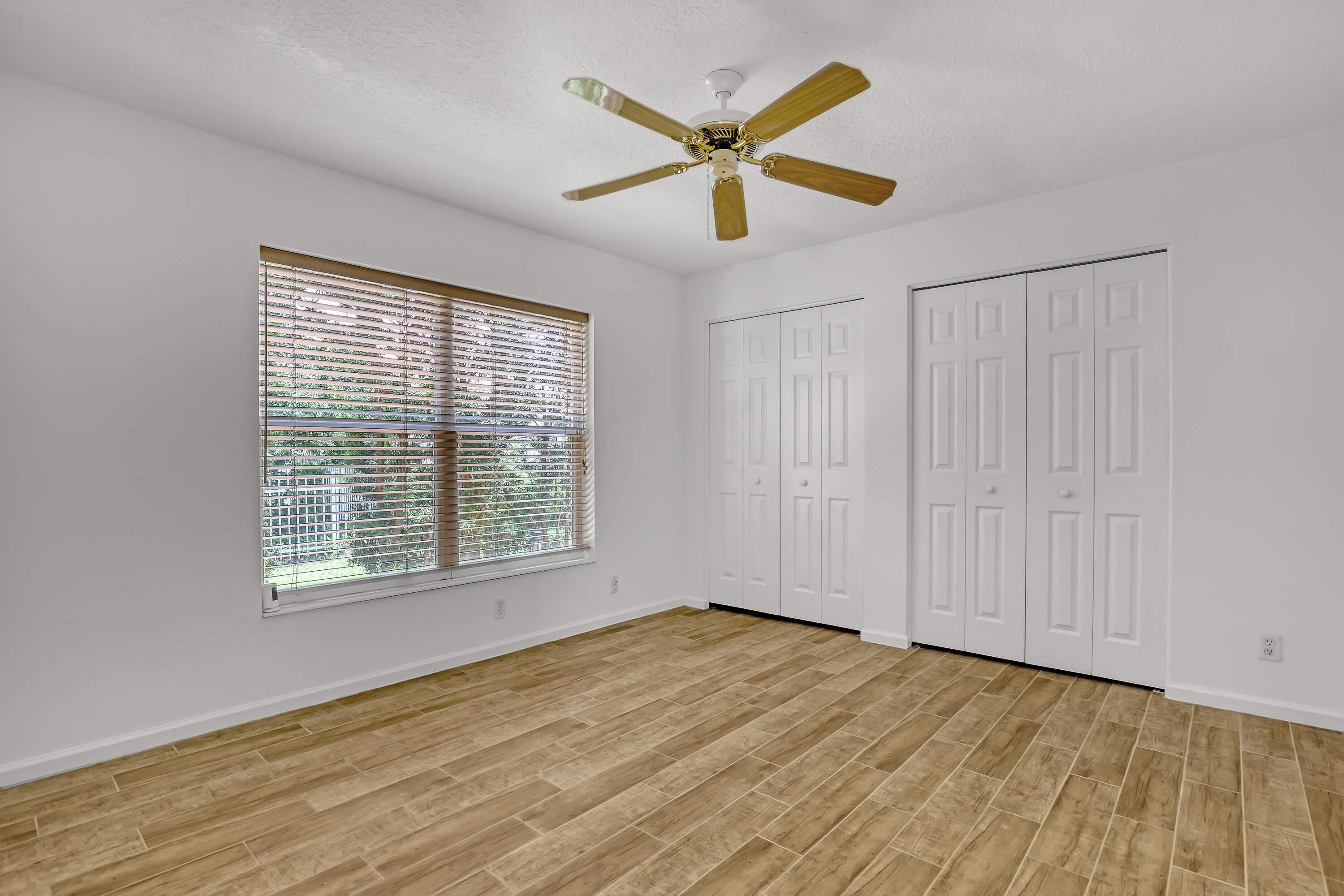 559 SW Squire Johns Lane