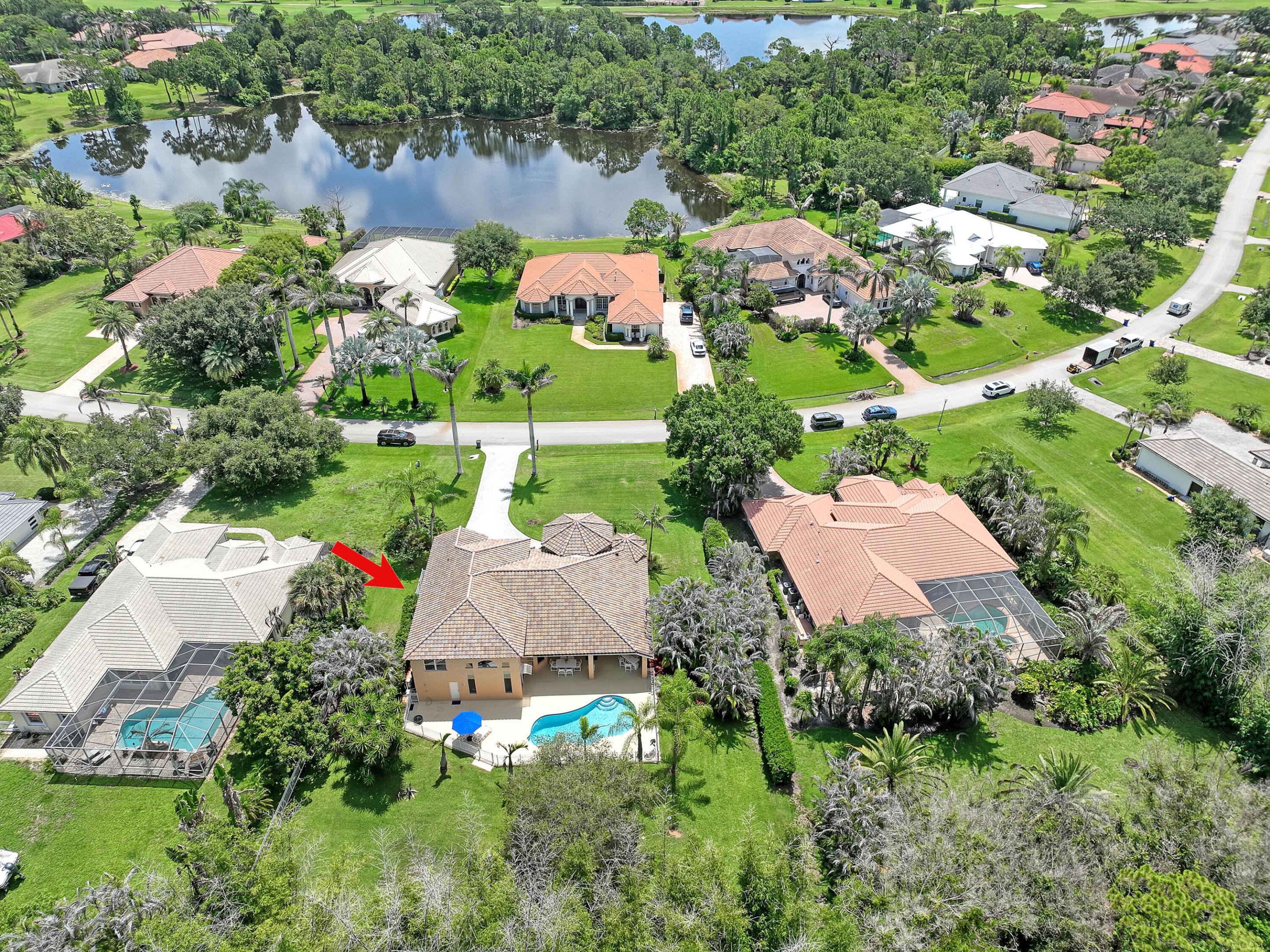 559 SW Squire Johns Lane