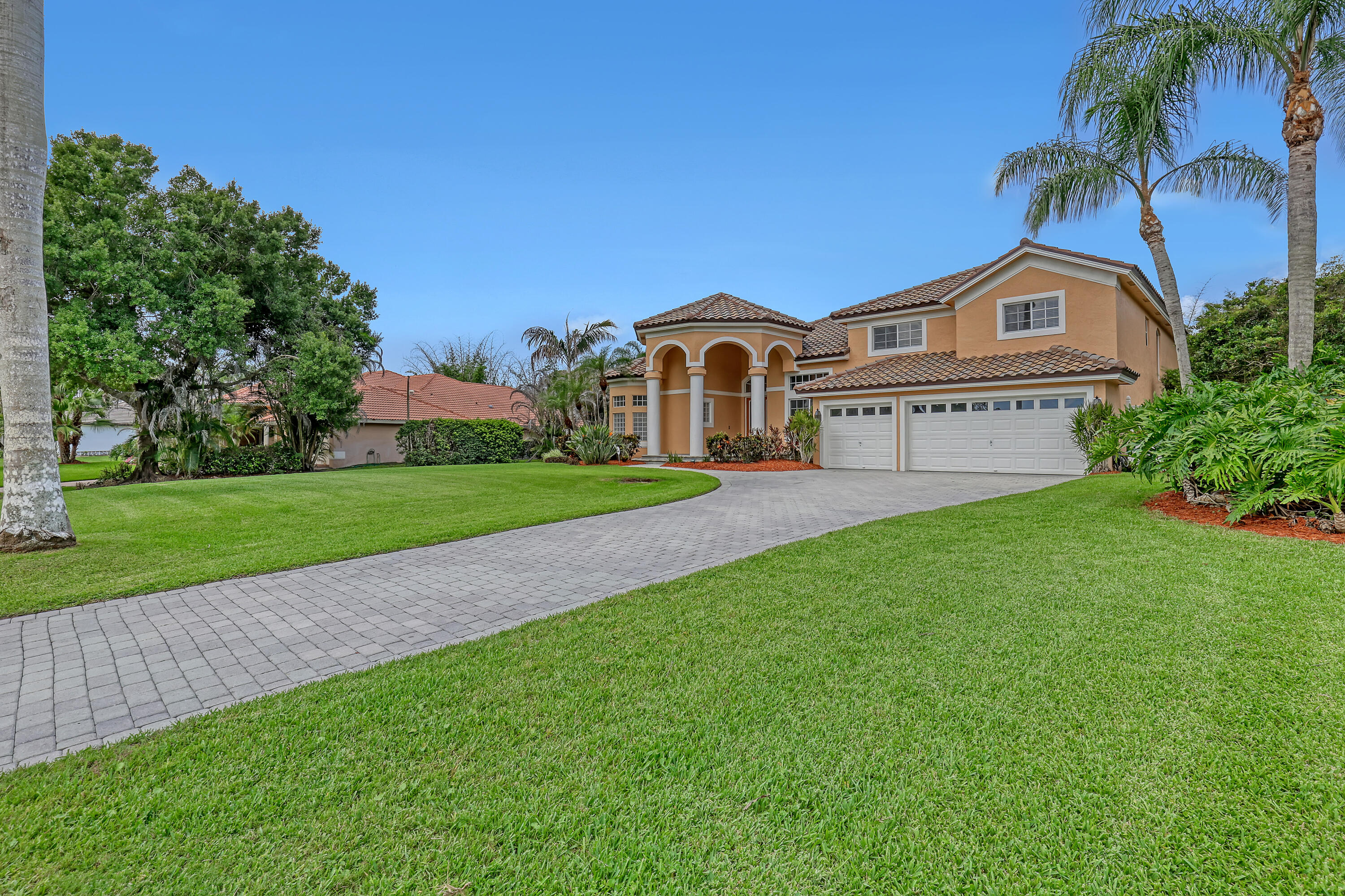 559 SW Squire Johns Lane