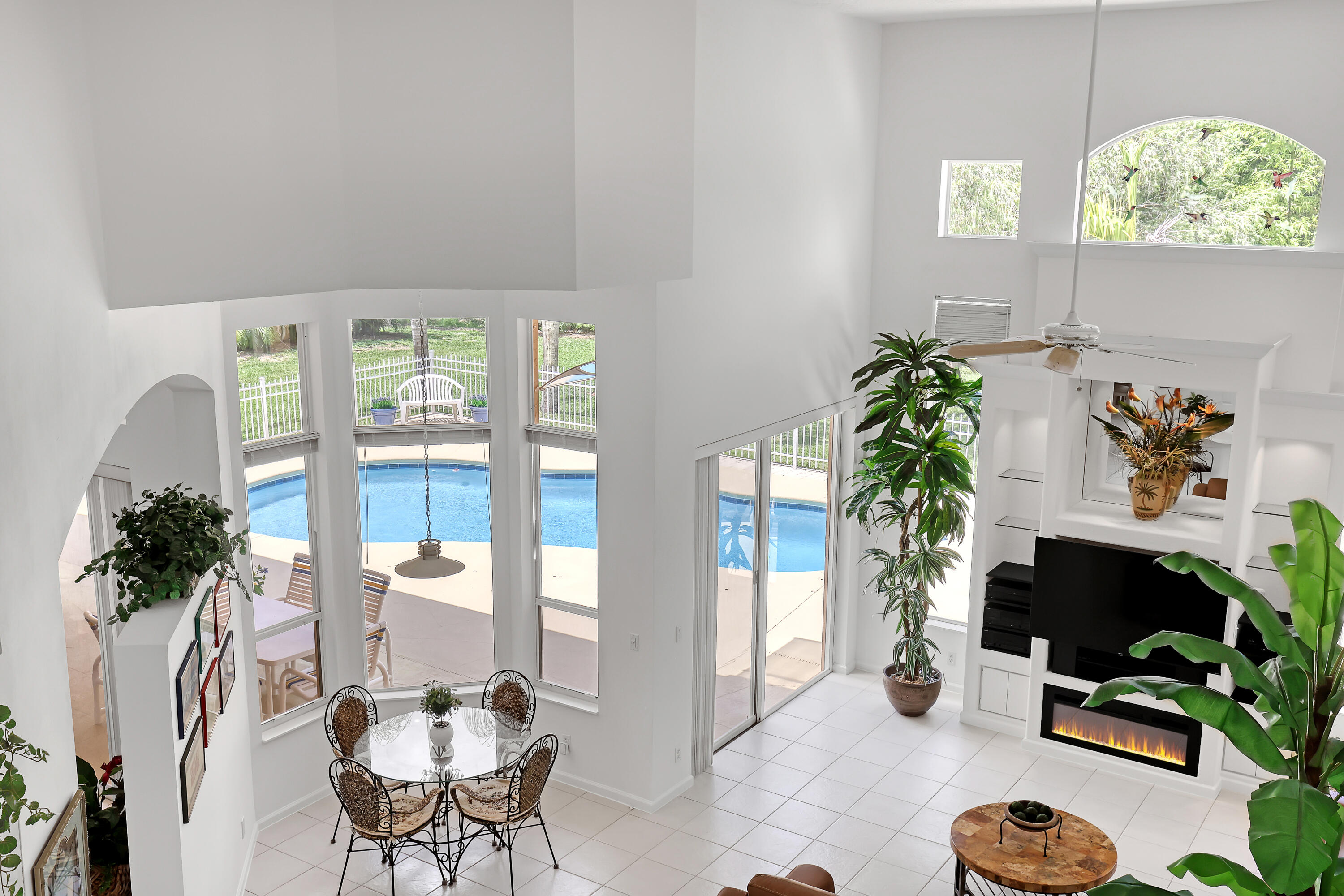 559 SW Squire Johns Lane
