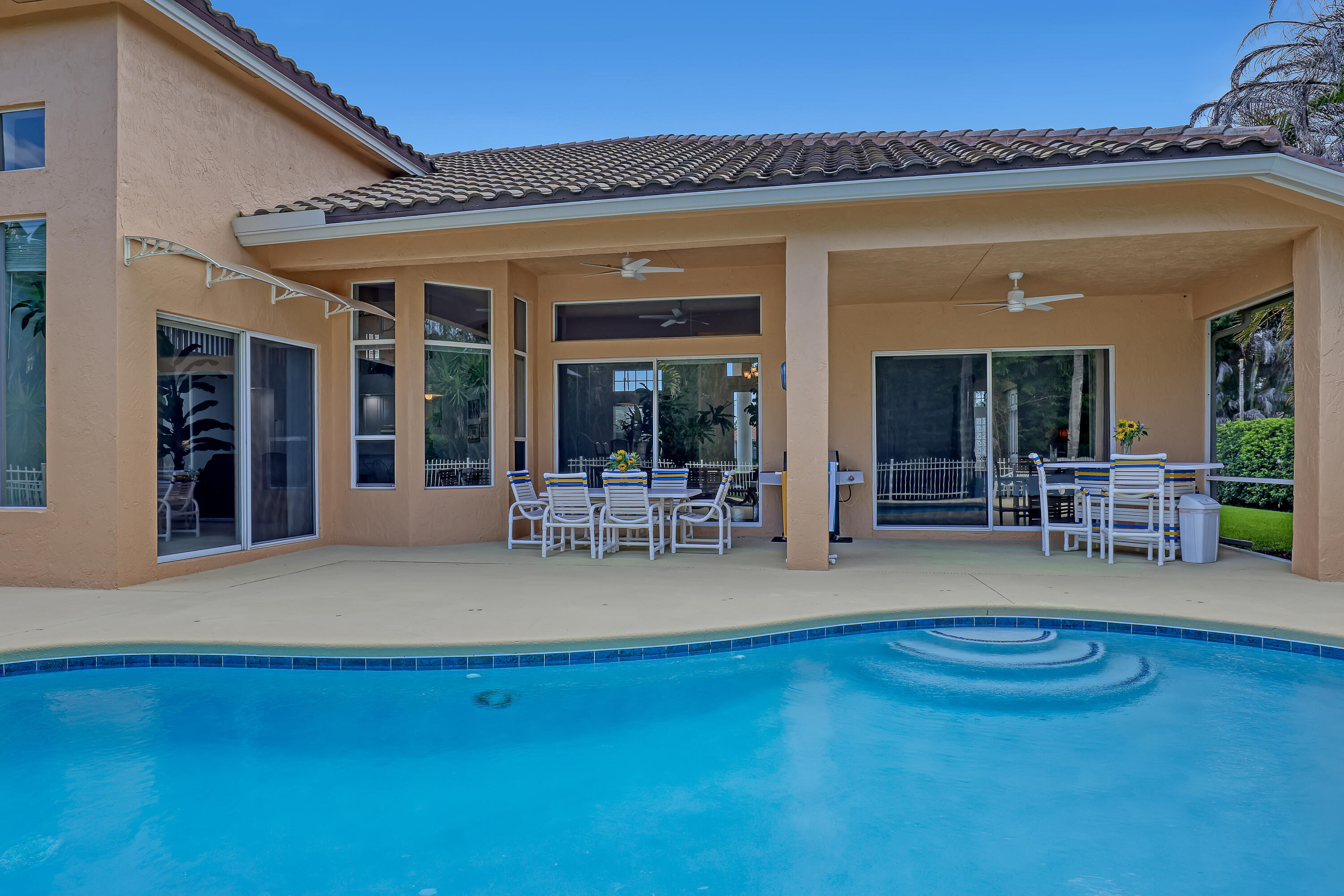 559 SW Squire Johns Lane