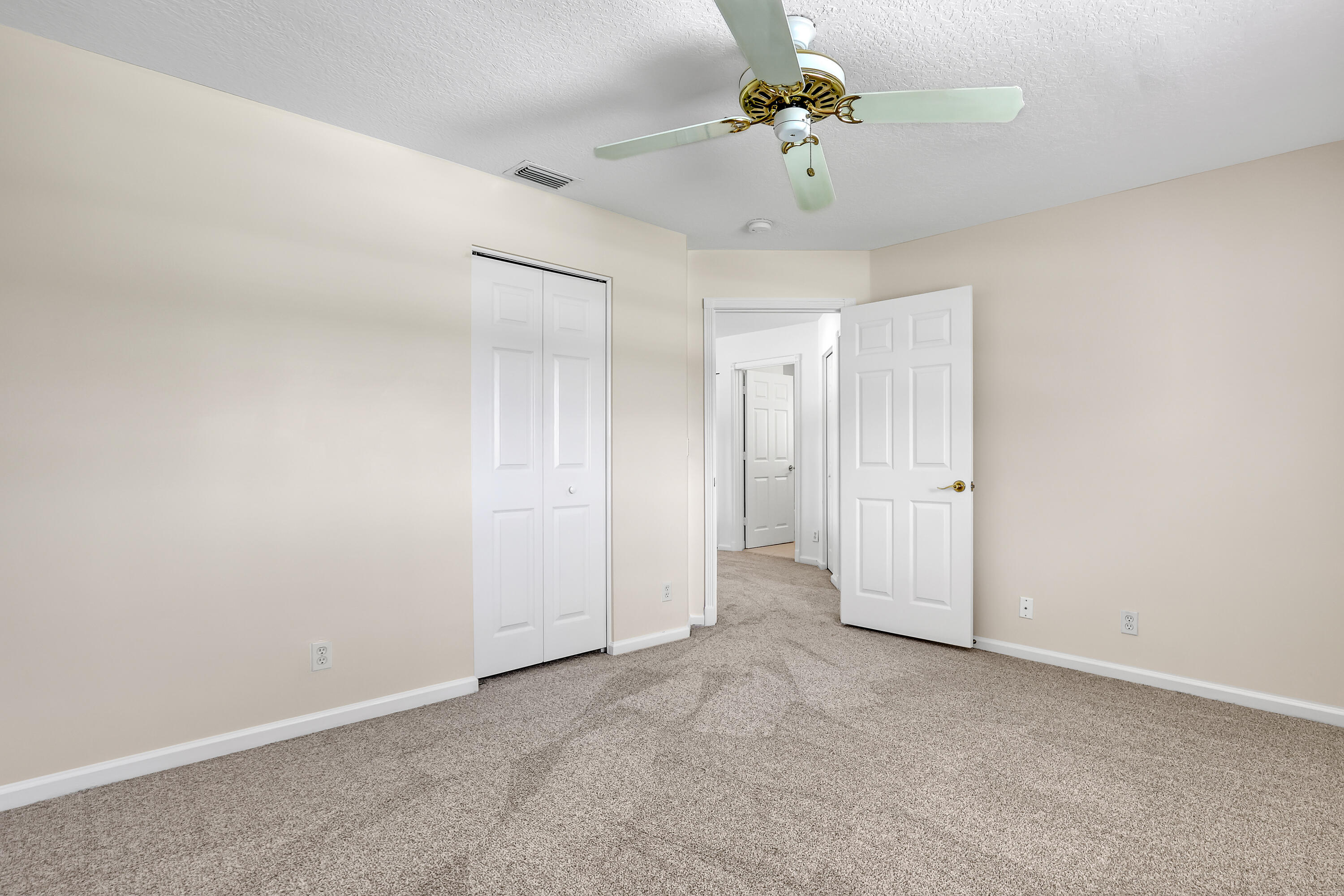 559 SW Squire Johns Lane