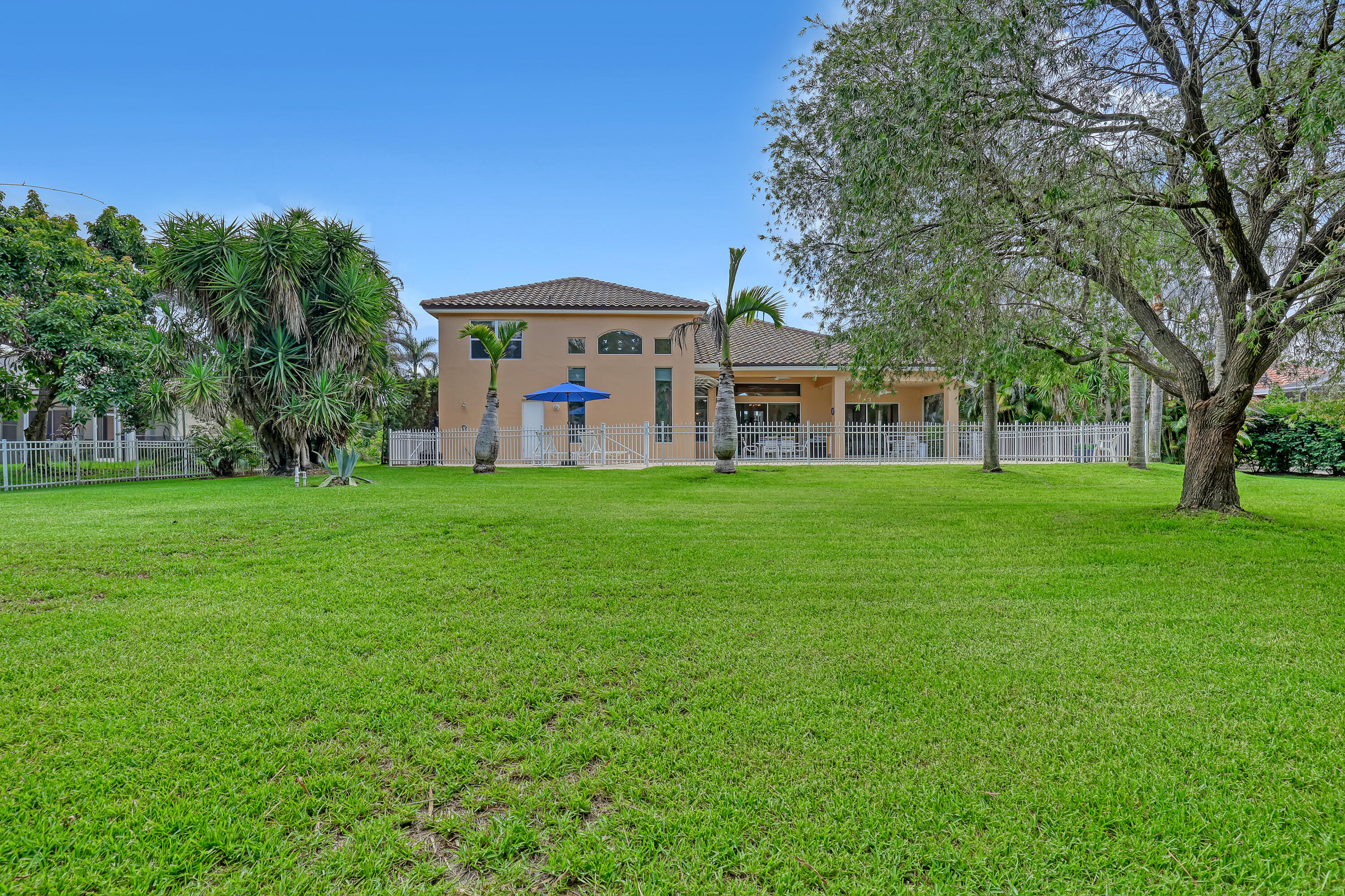 559 SW Squire Johns Lane