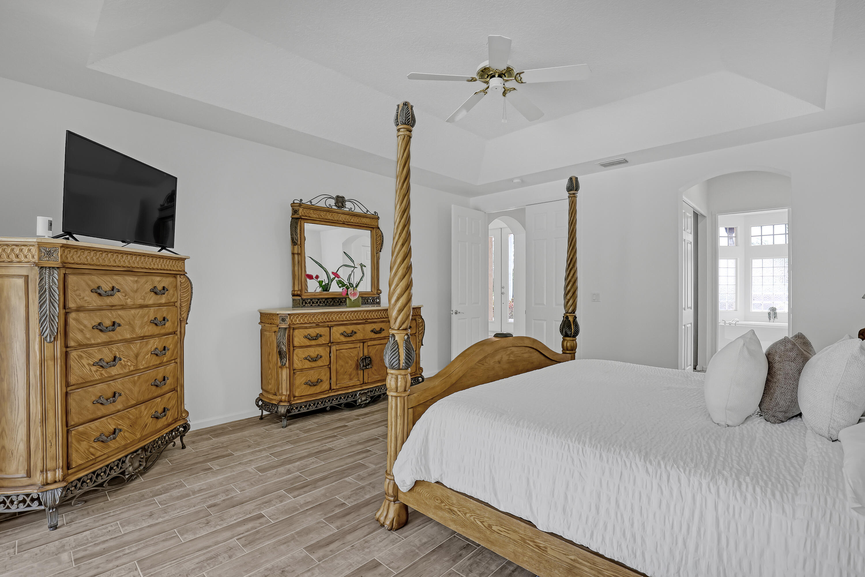 559 SW Squire Johns Lane