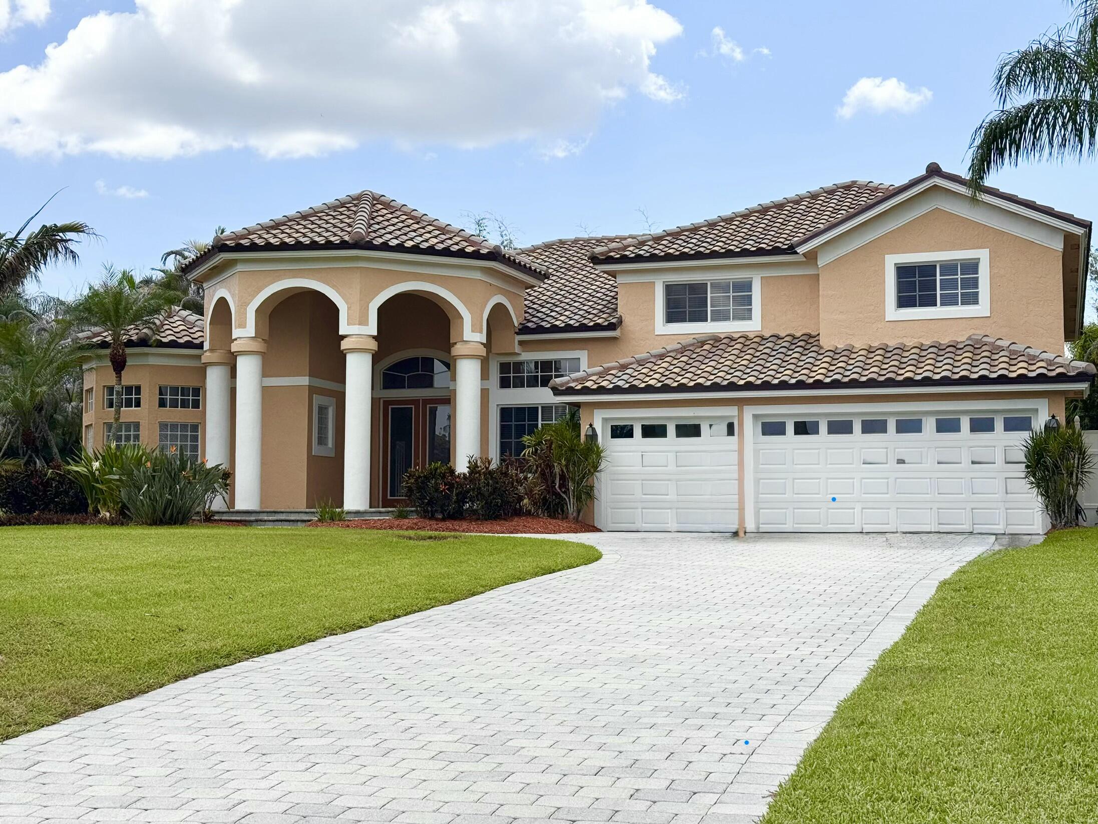 559 SW Squire Johns Lane