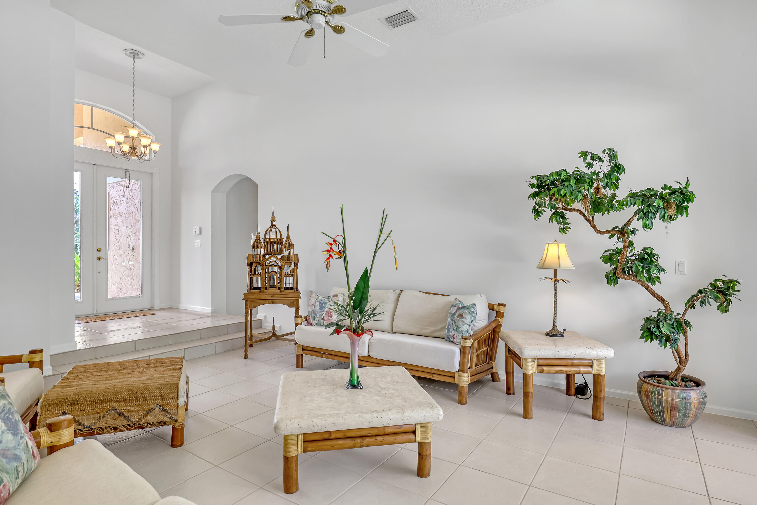 559 SW Squire Johns Lane