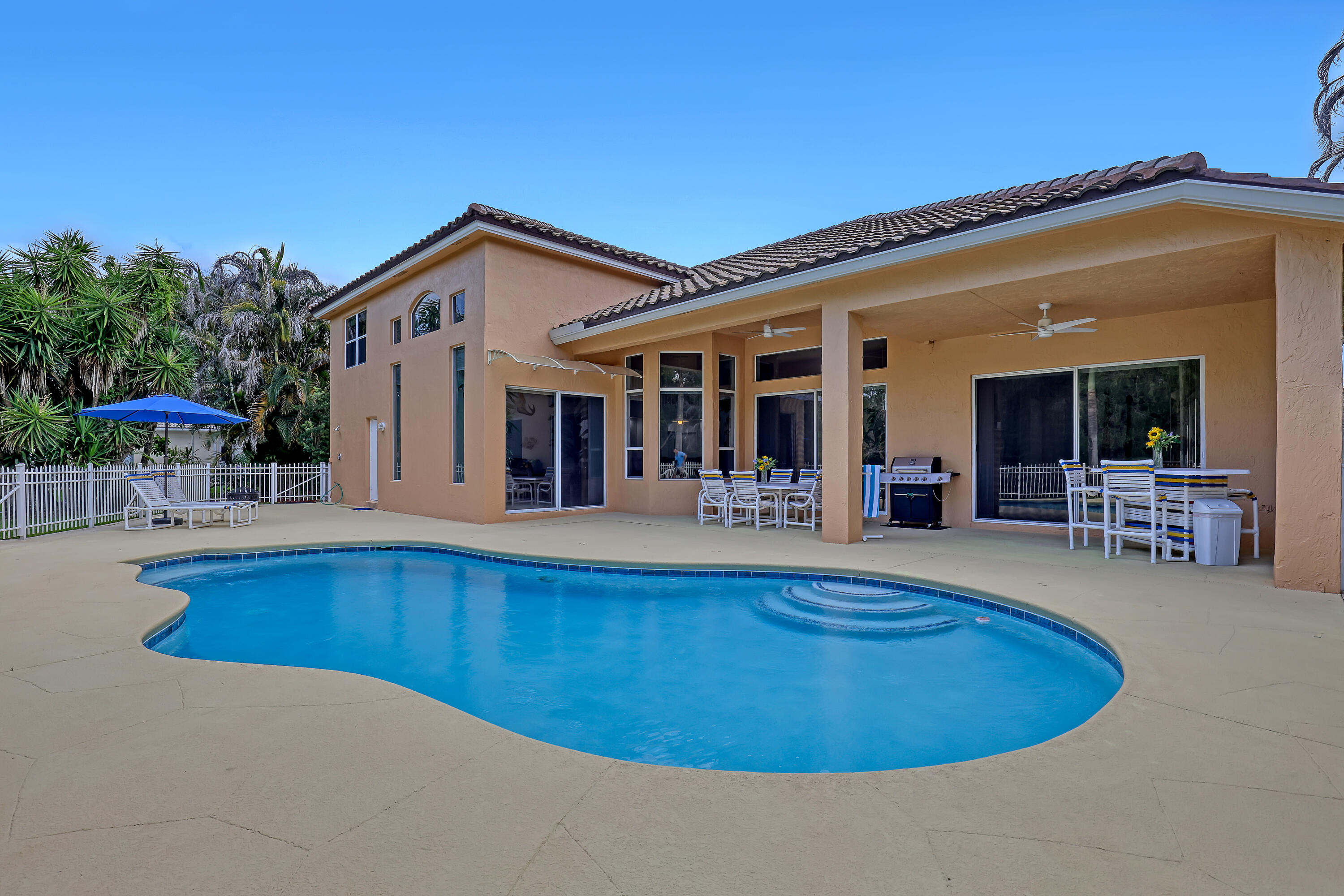 559 SW Squire Johns Lane
