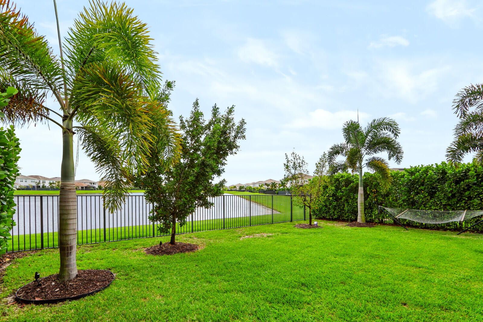 5541 MACOON Way