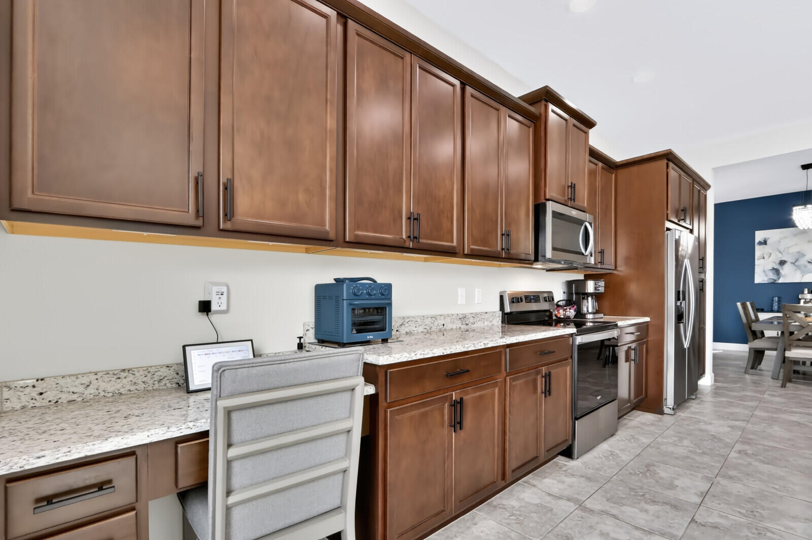 5541 MACOON Way