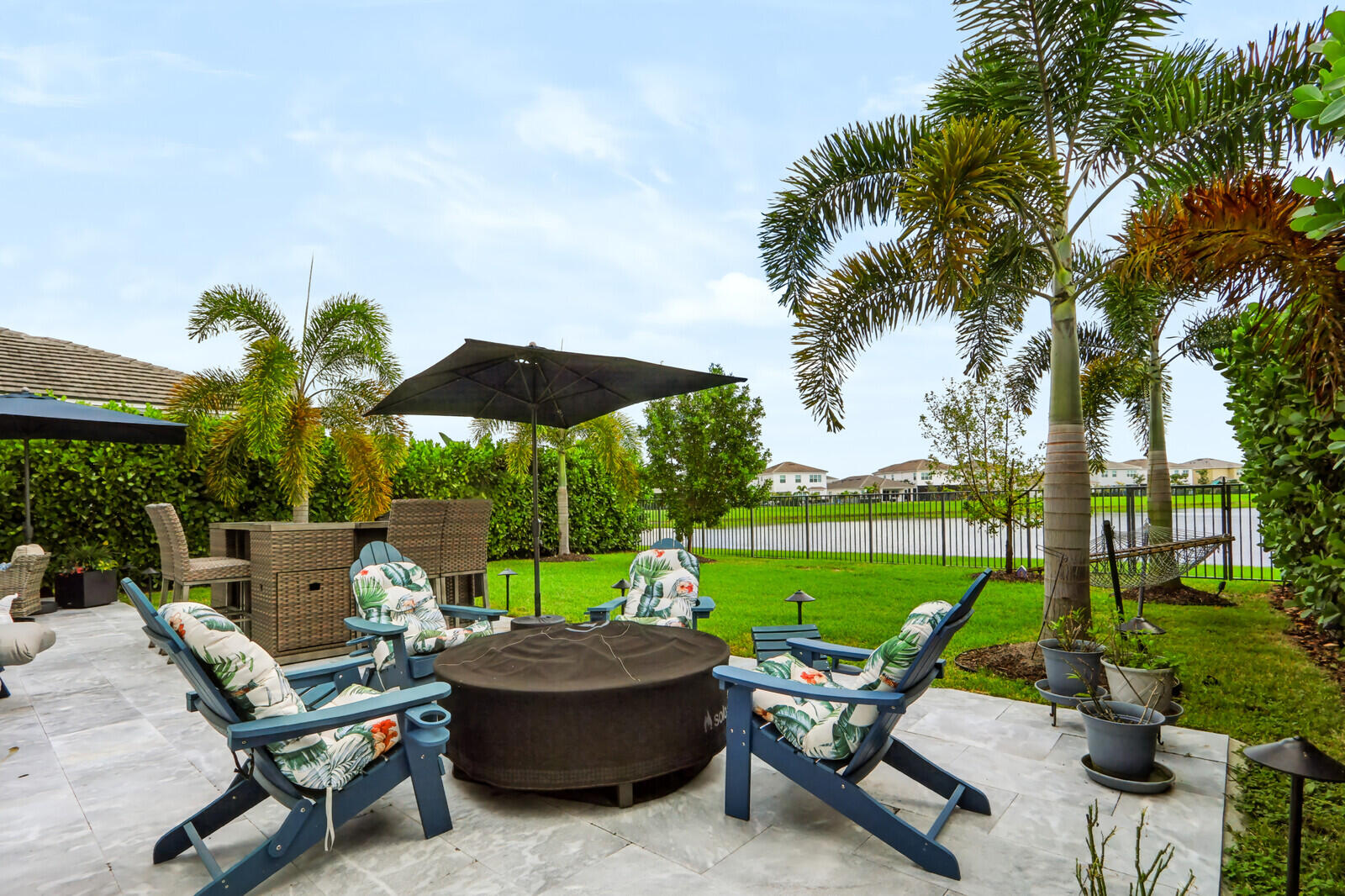 5541 MACOON Way