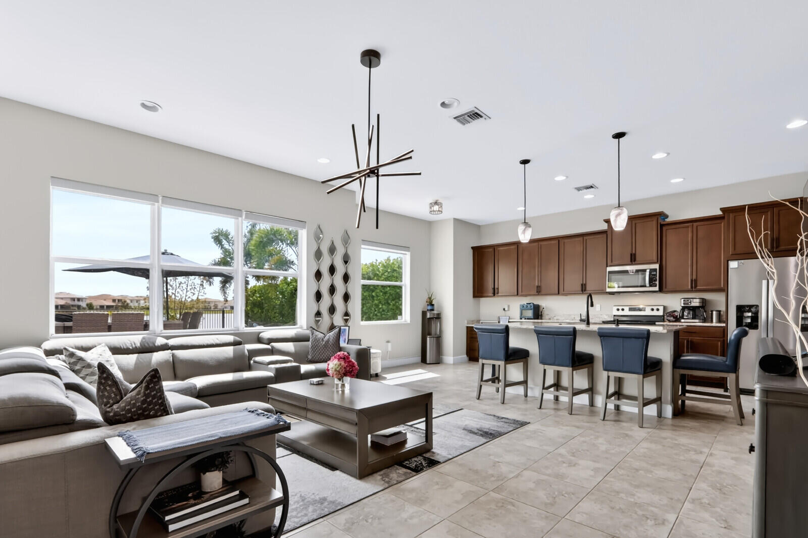 5541 MACOON Way