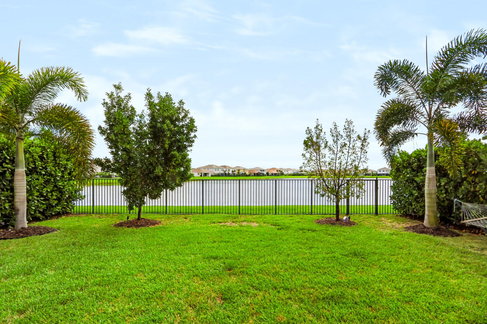 5541 MACOON Way
