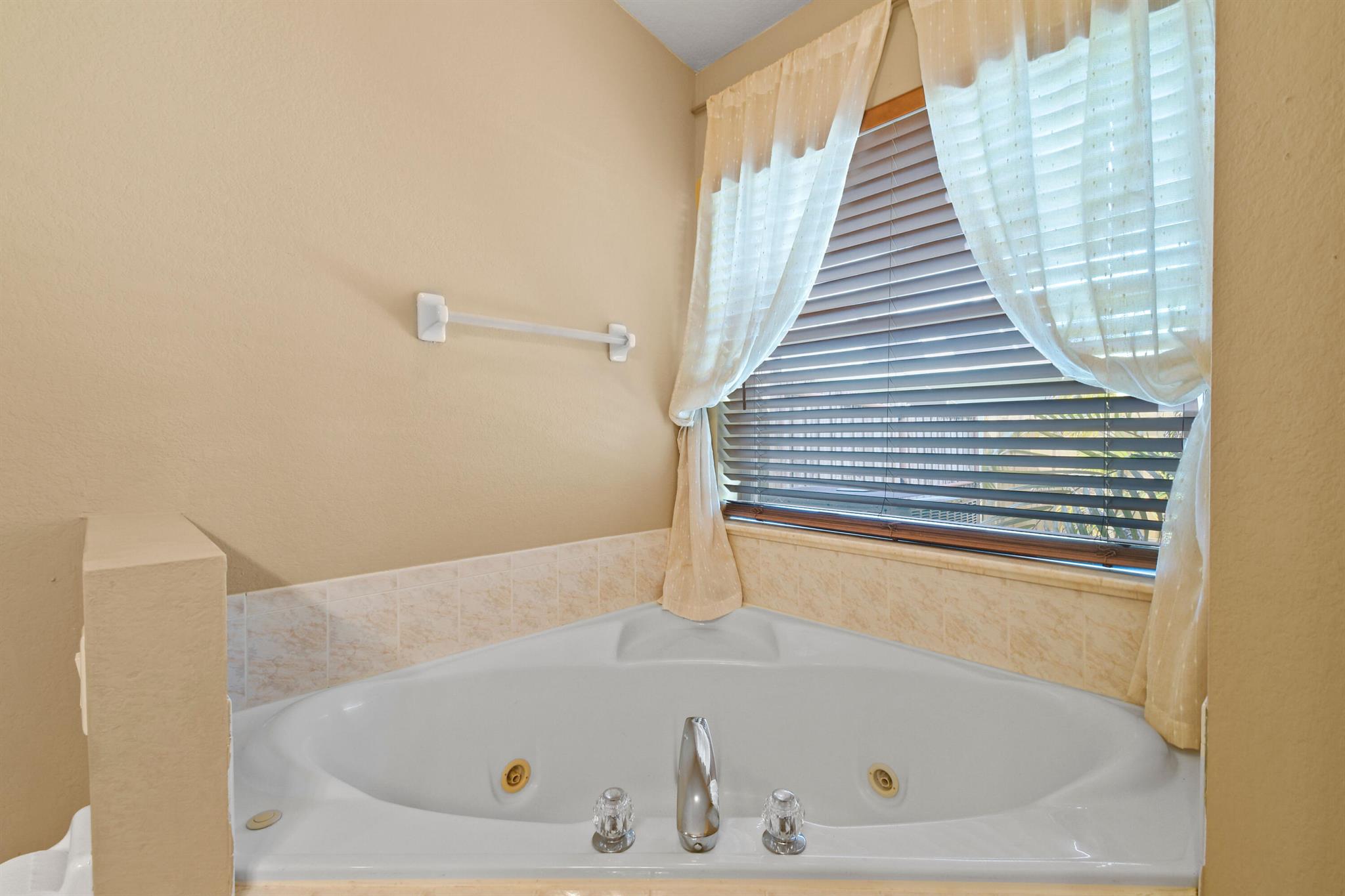 1661 SW Cefalu Circle