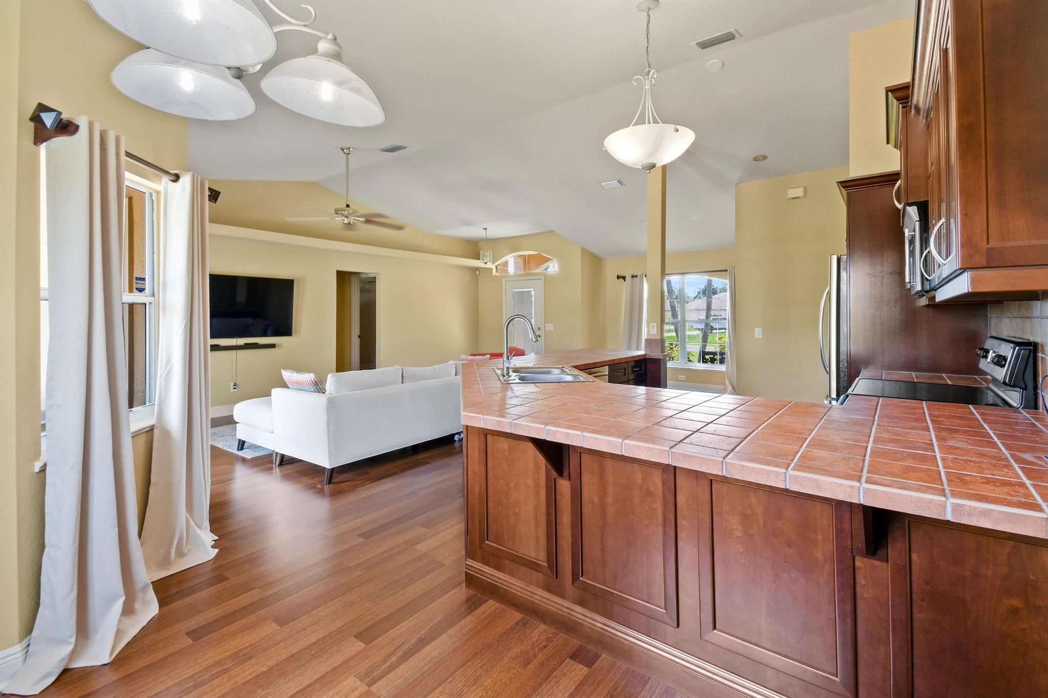 1661 SW Cefalu Circle